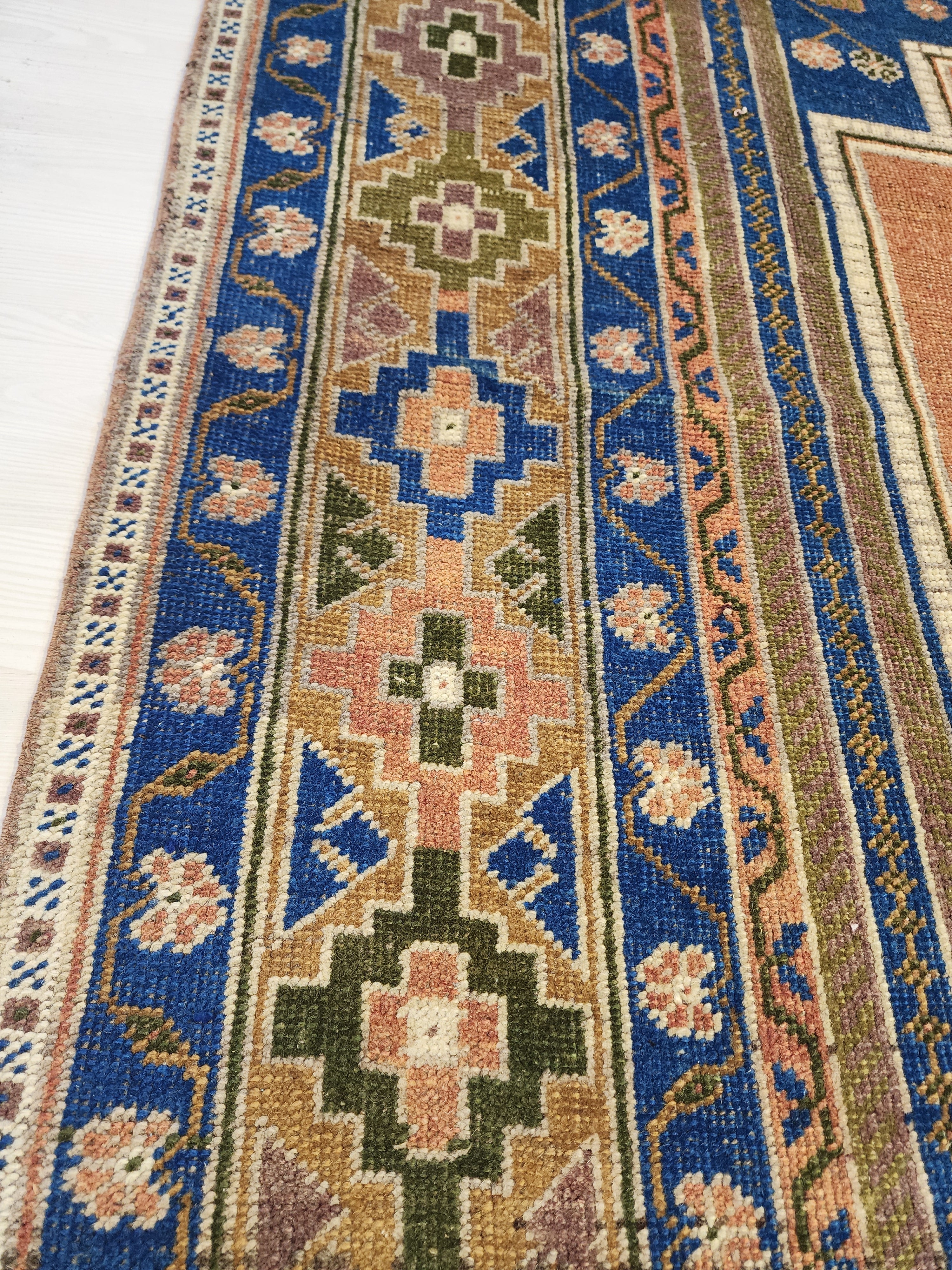 Vintage Turkish Wool Rug, 8x12, Medallion Motif, Konya Handmade