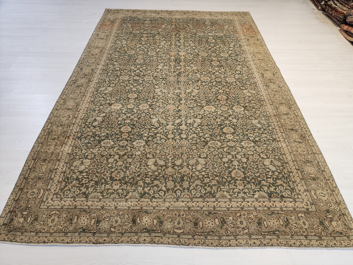 Vintage Turkish Hereke Rug, Fine Fine-Knotted Muted Green Beige Area Rug, 6'5''x9'9''