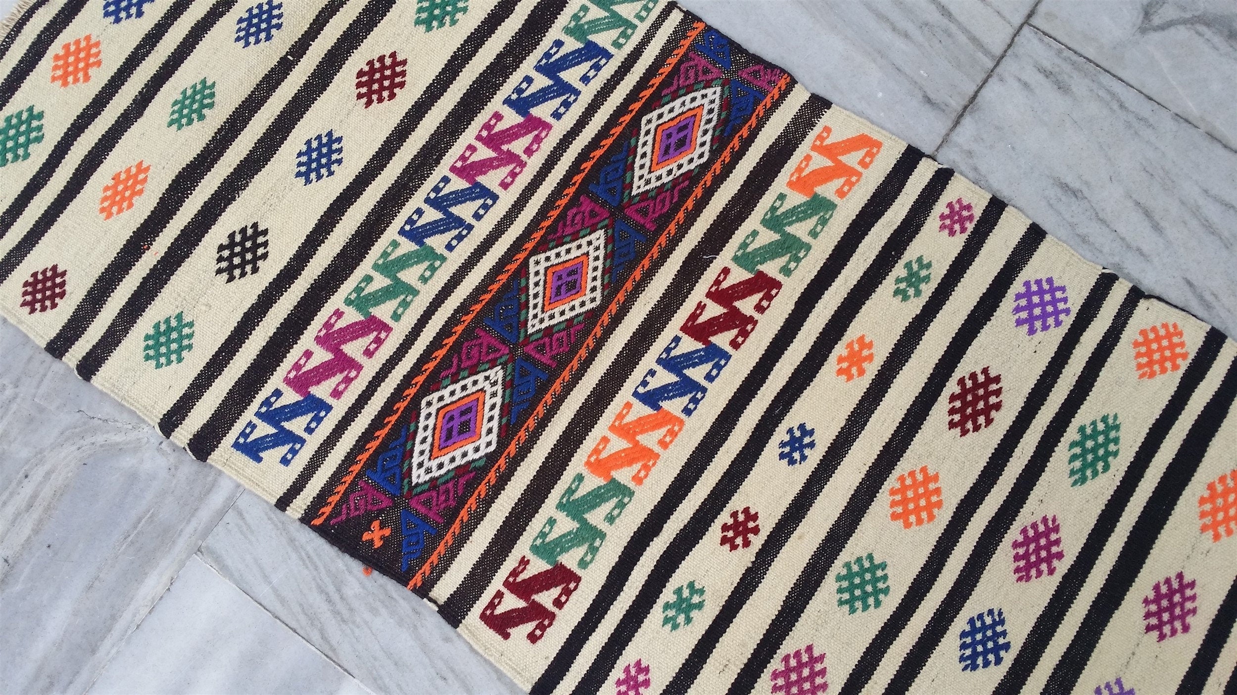 vintage Kilim Wool Runner Rug — detail texture
