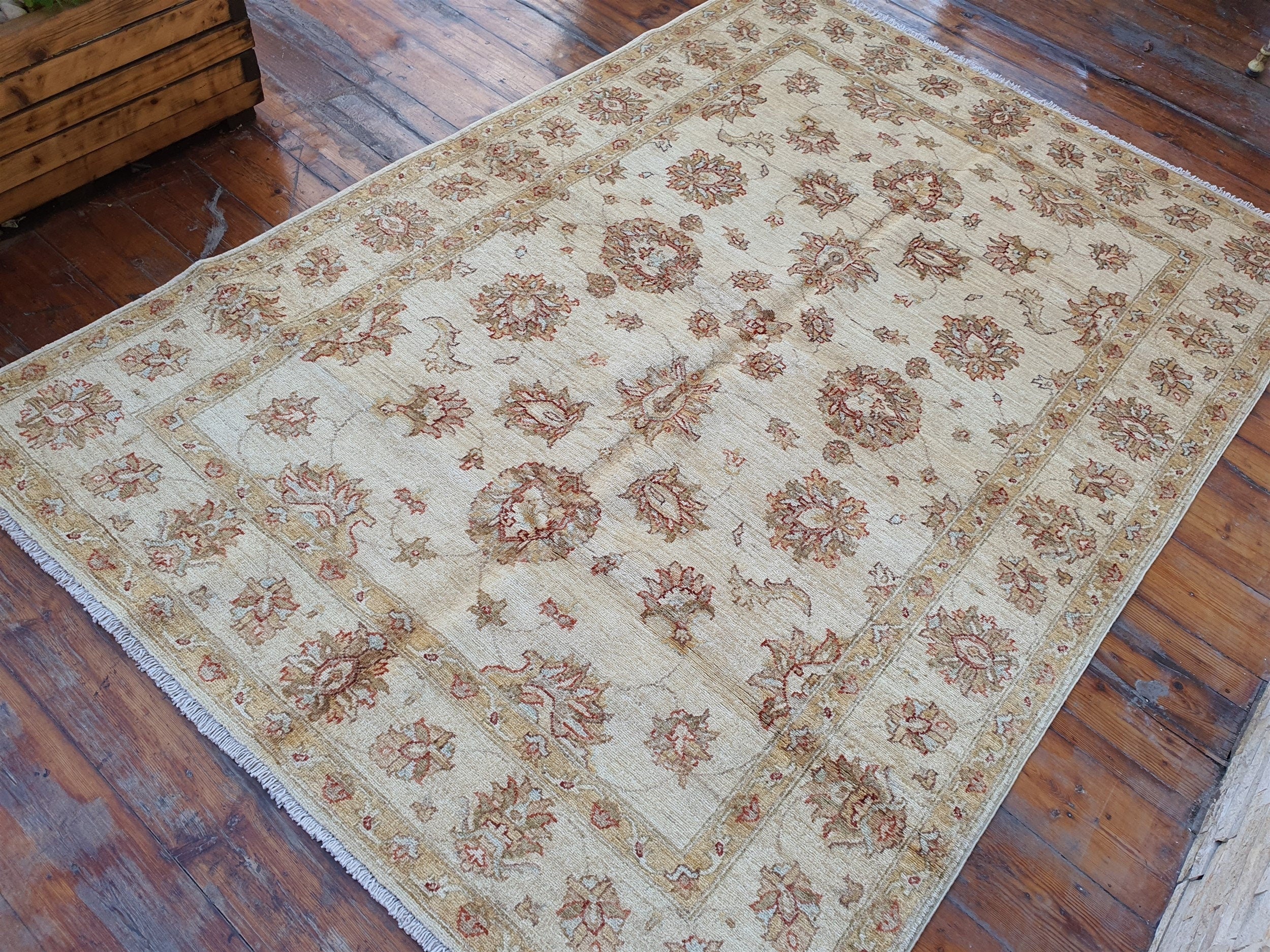 vintage Oushak Wool Area Rug — detail texture