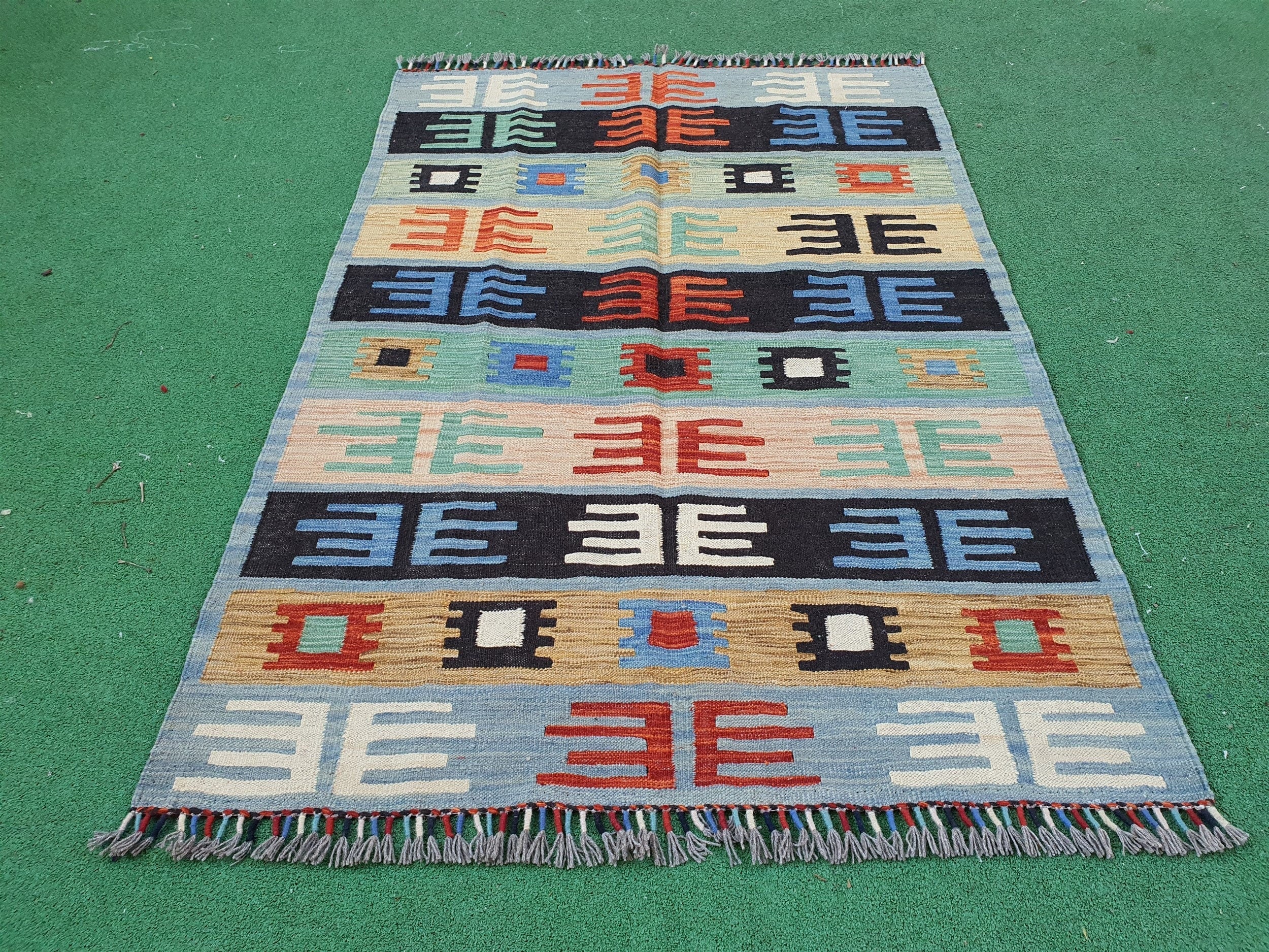 Limnoreia — Antique Oushak Wool Small Rug