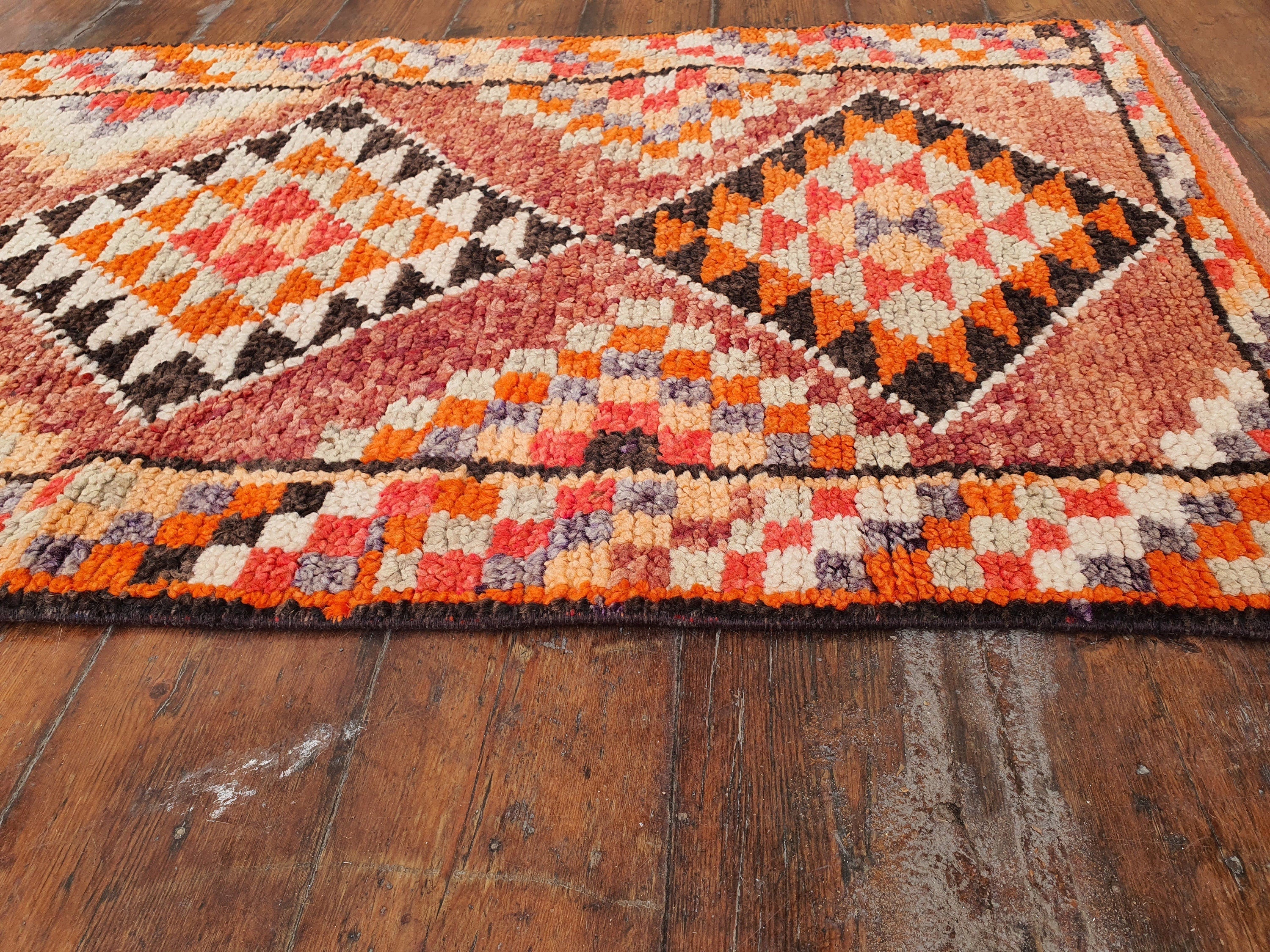 vintage Oushak Wool Area Rug — pattern close-up