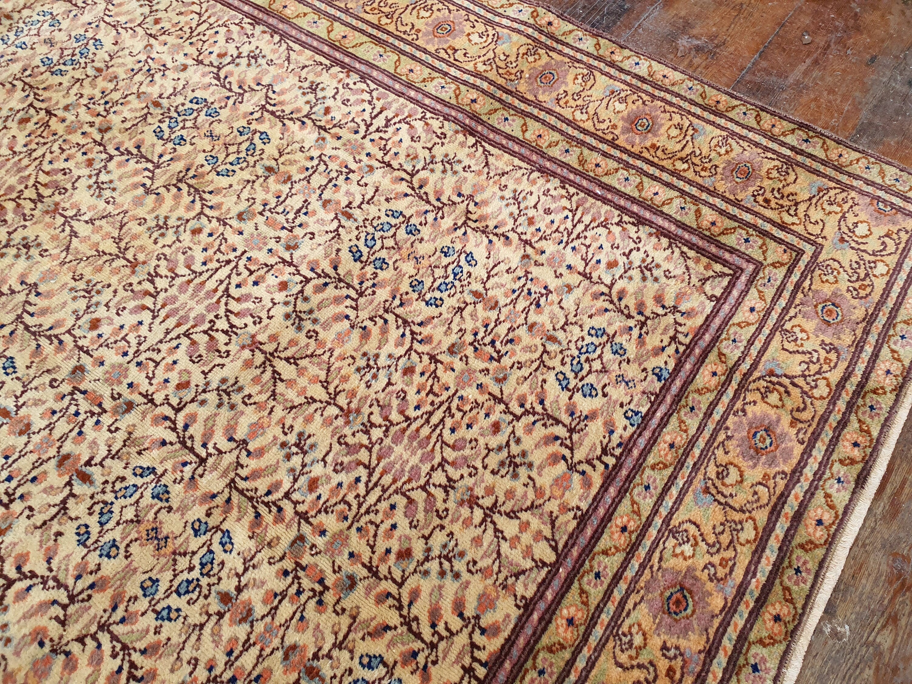 vintage Kayseri Wool Small Rug — corner detail