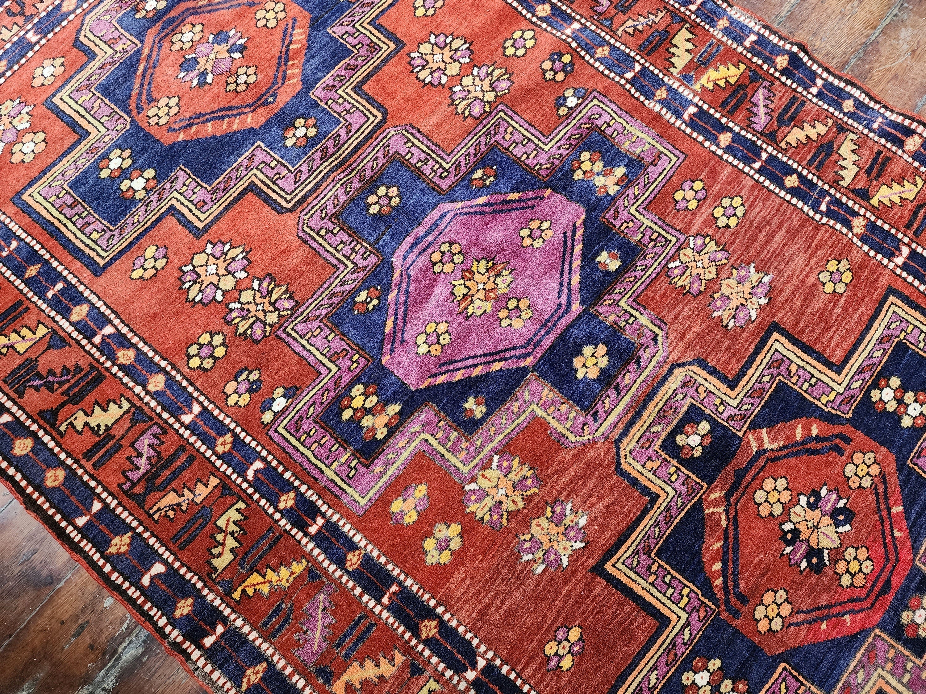 vintage Anatolian Wool Area Rug — corner detail