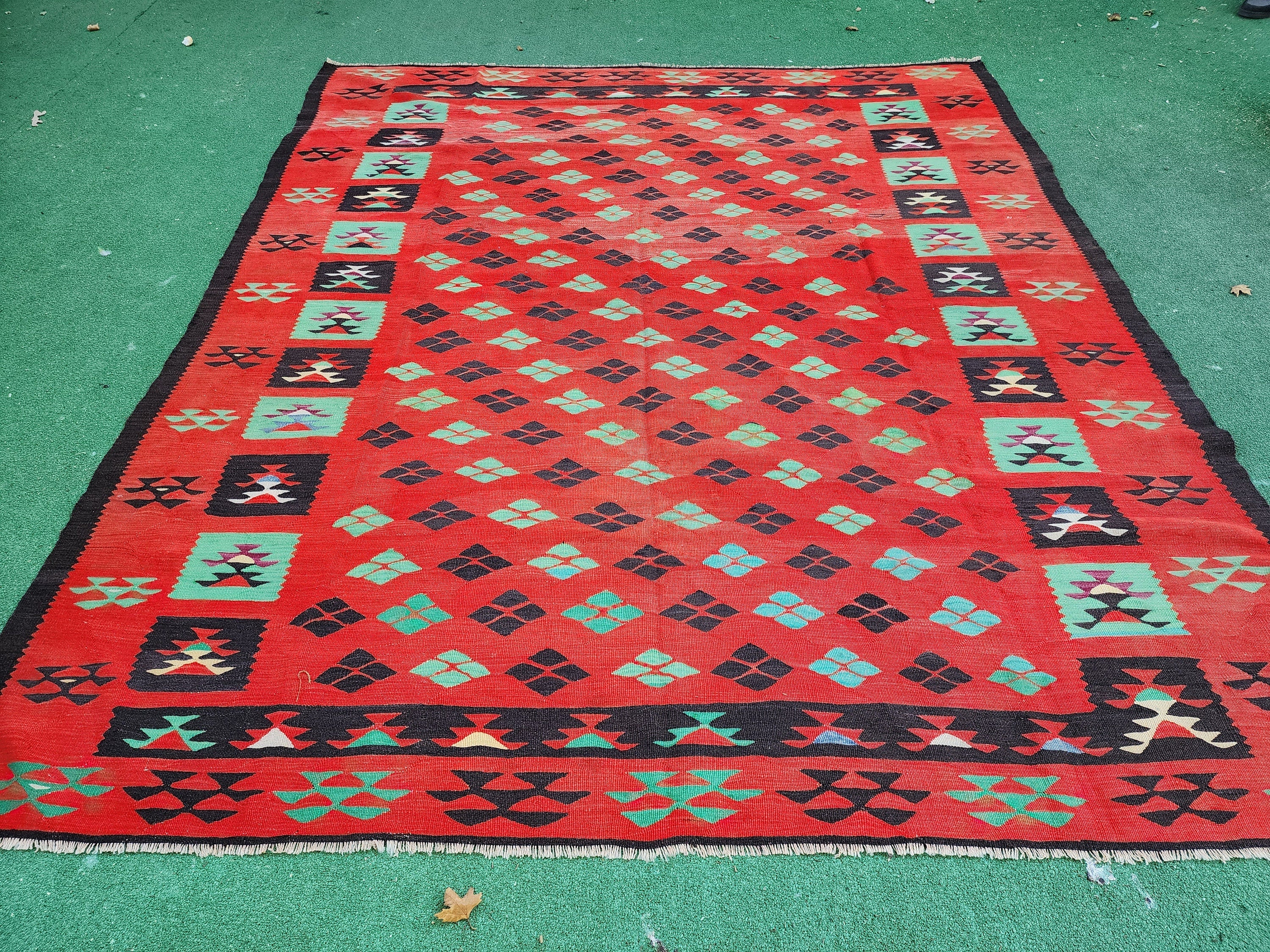 Vintage Turkish Rugs, Oushak Kilims & Runners | TurkishRug
