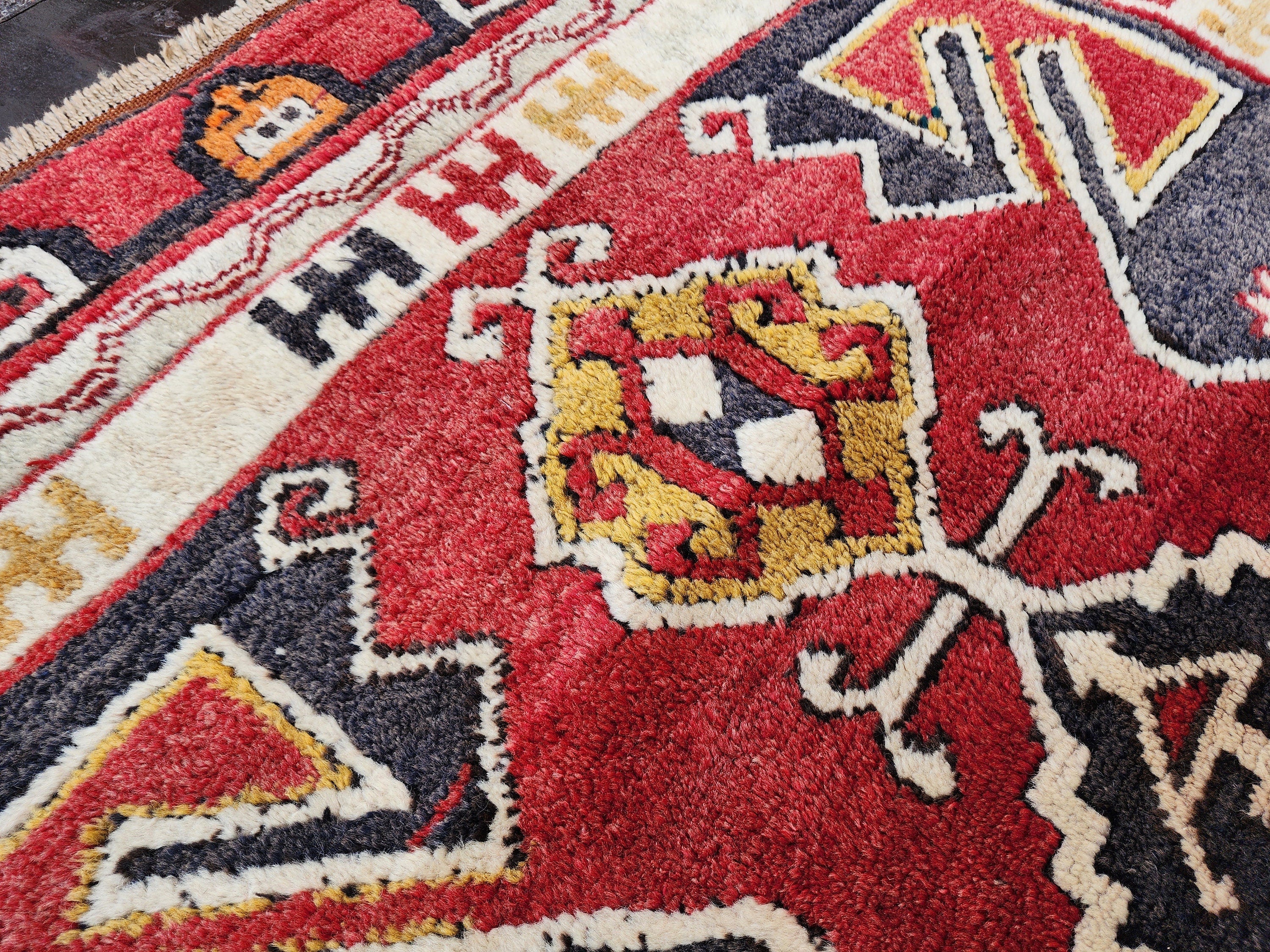 antique Konya Wool Small Rug — corner detail