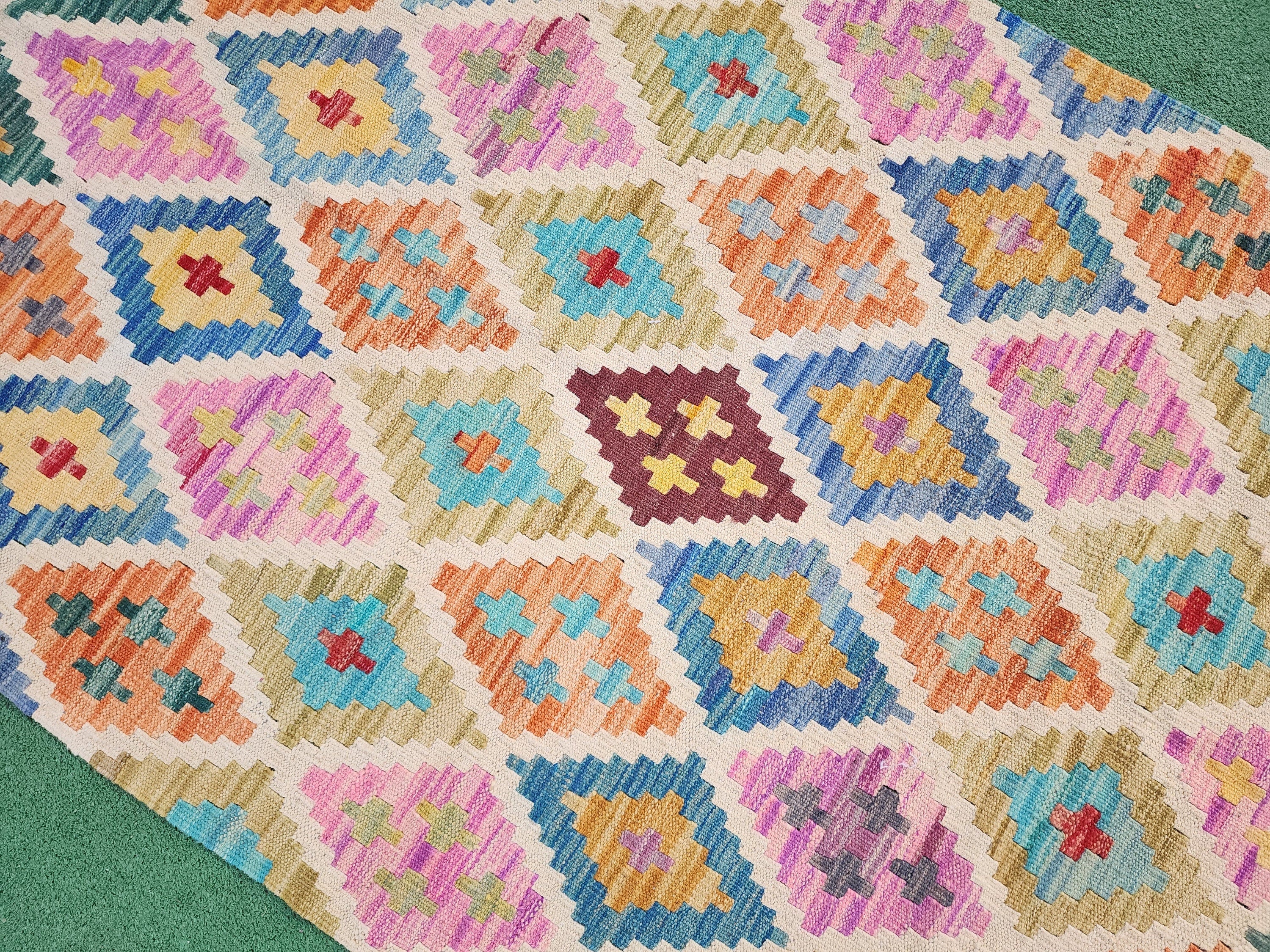 vintage Afghan Wool Small Rug — pattern close-up