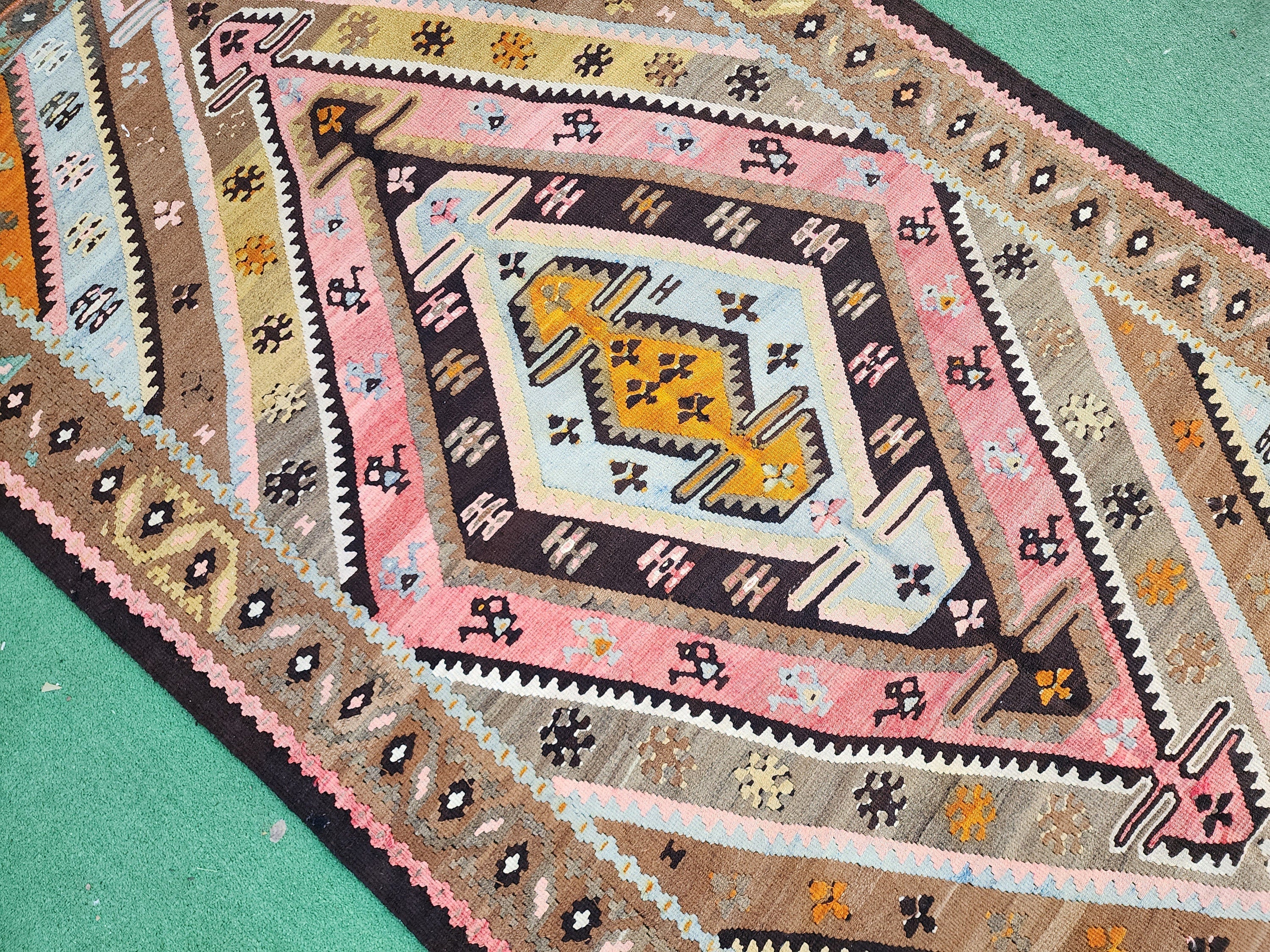 vintage Oushak Wool Area Rug — pattern close-up