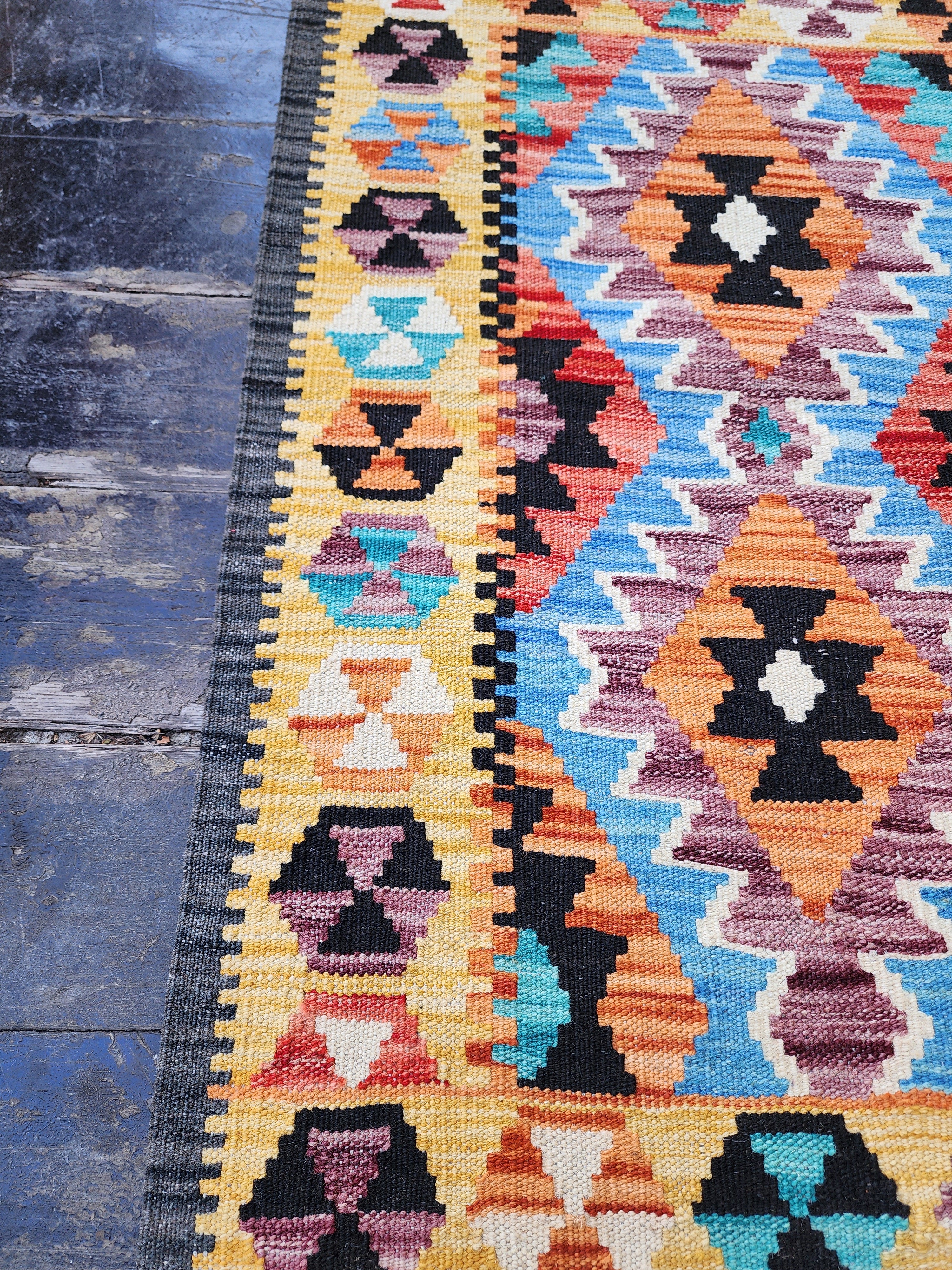 Alfombra Kilim pequeña, 2 pies 2 pulgadas x 3 pies, alfombra Kilim amarilla, azul y naranja