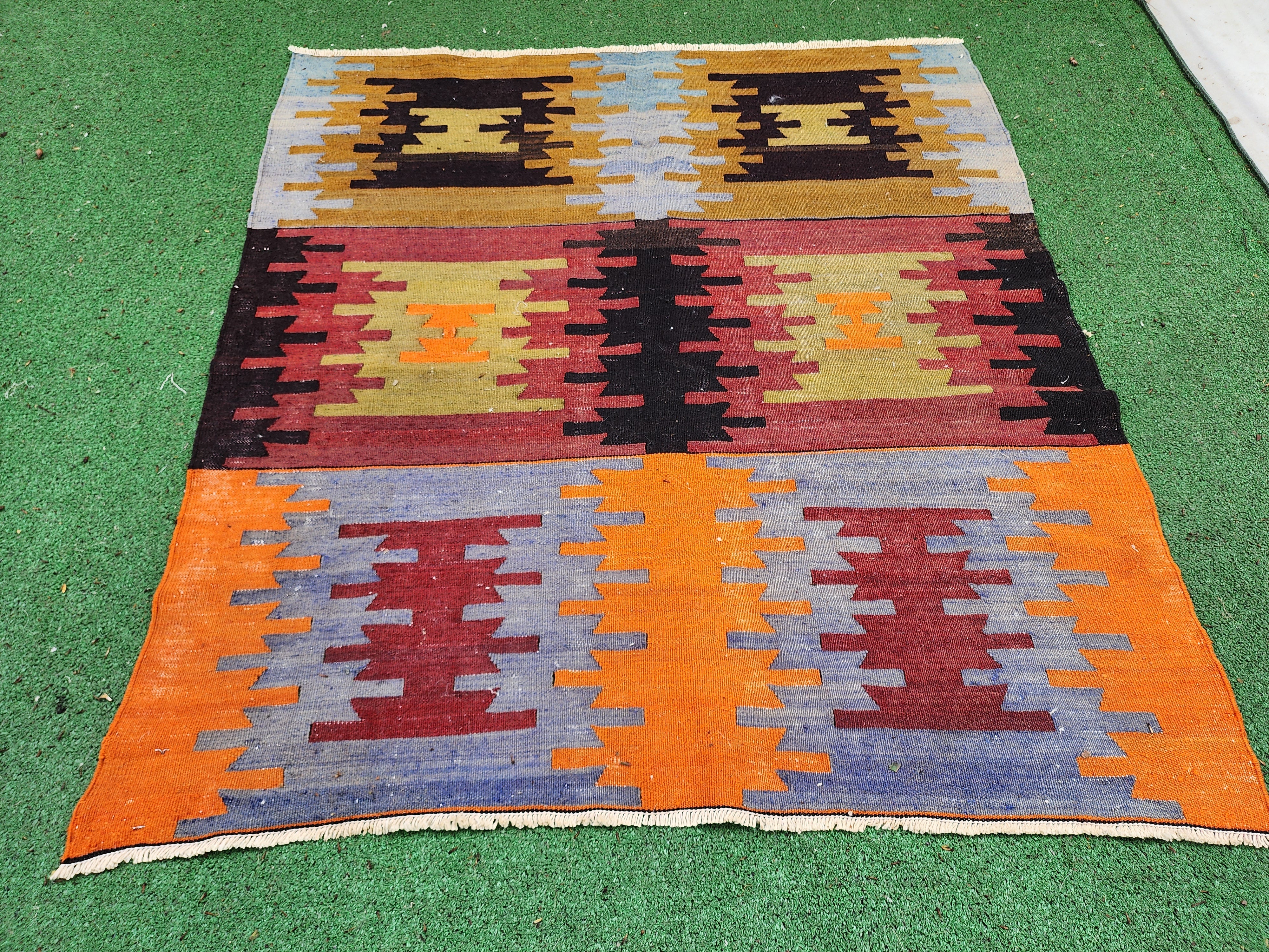 Vintage Turkish Kilim Rug 3'9''x3'5''