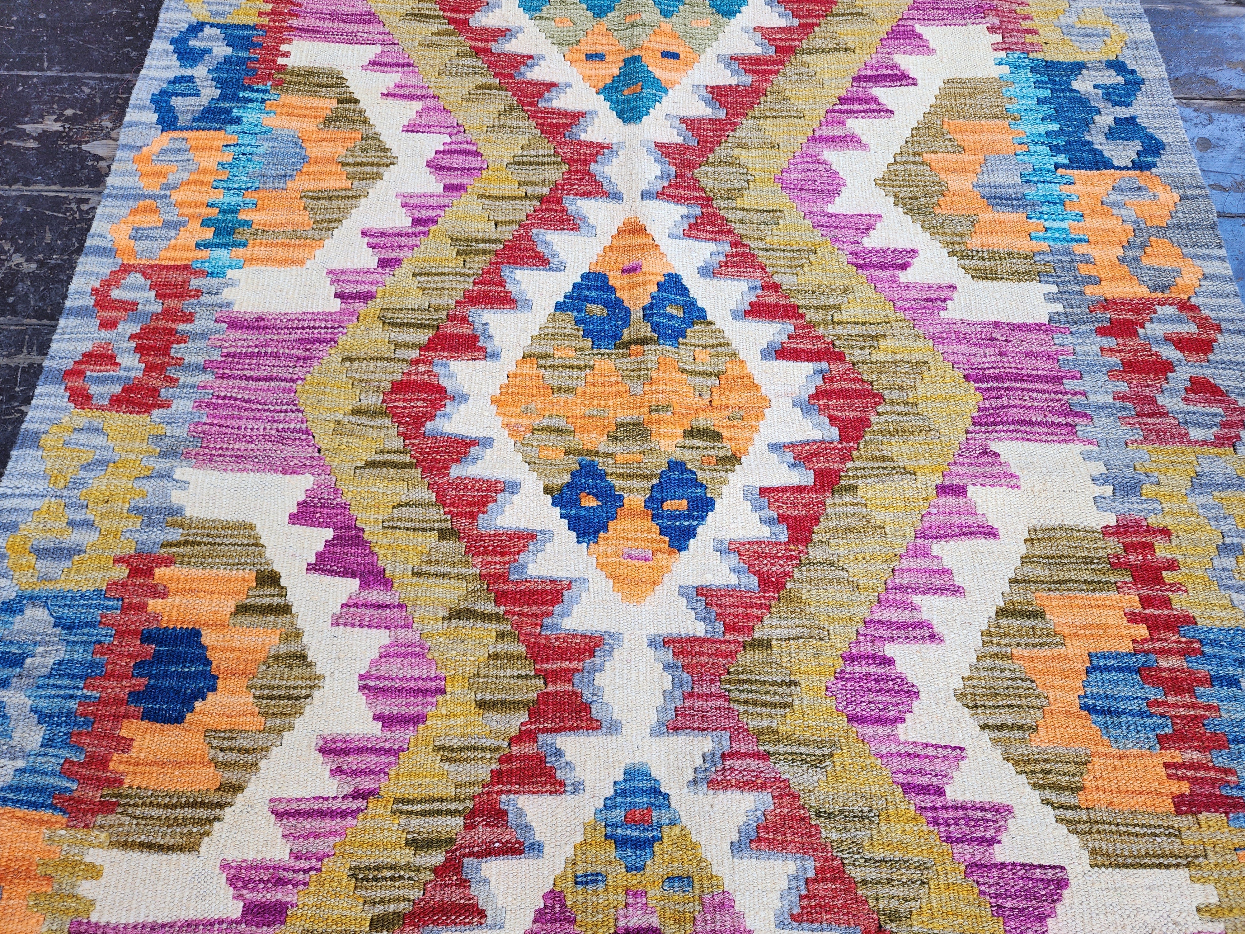 vintage Anatolian Wool Small Rug — corner detail