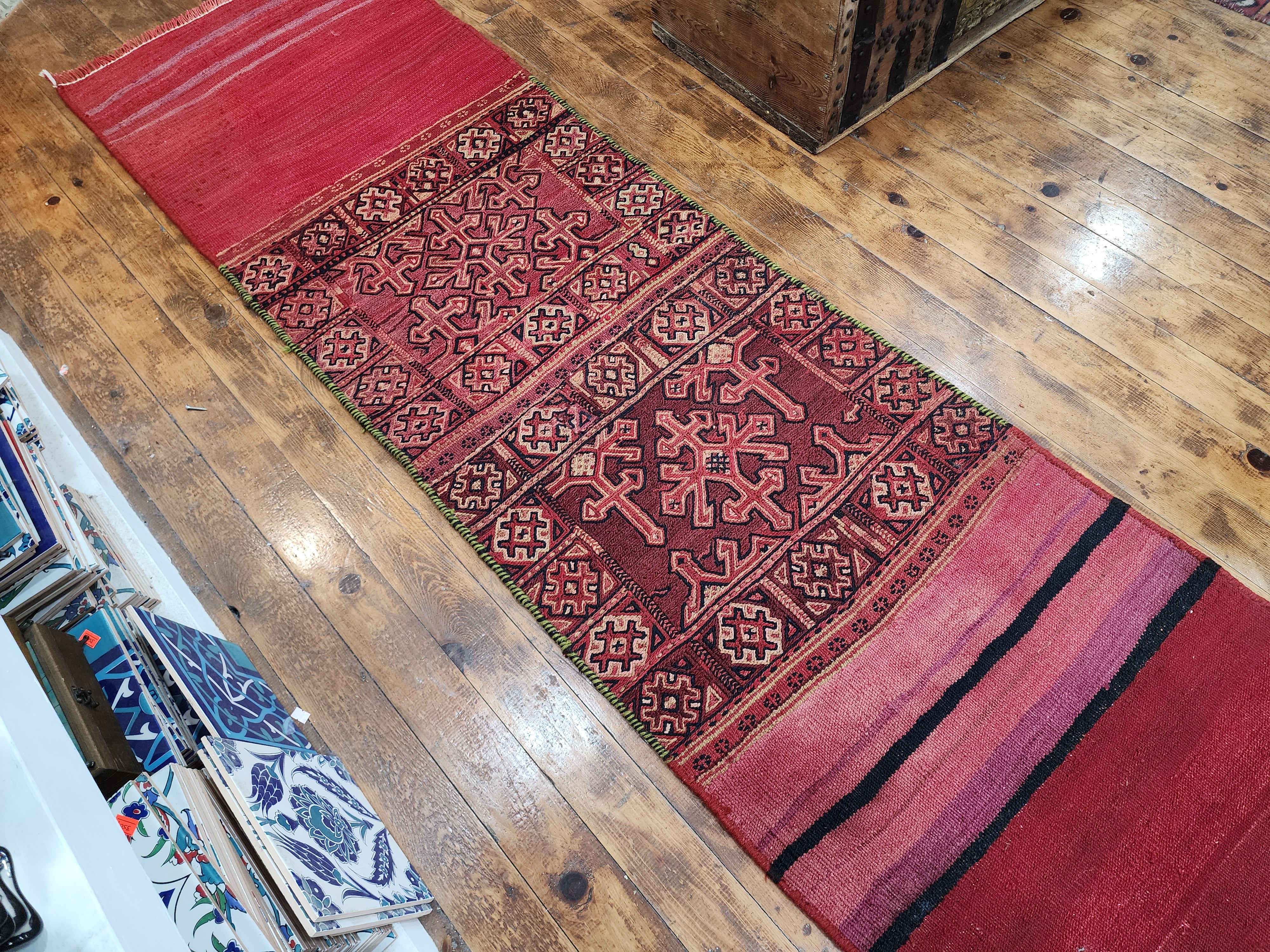 Vintage Soumak Kilim Runner Rug: Turkish Wool Flatweave, 6x2