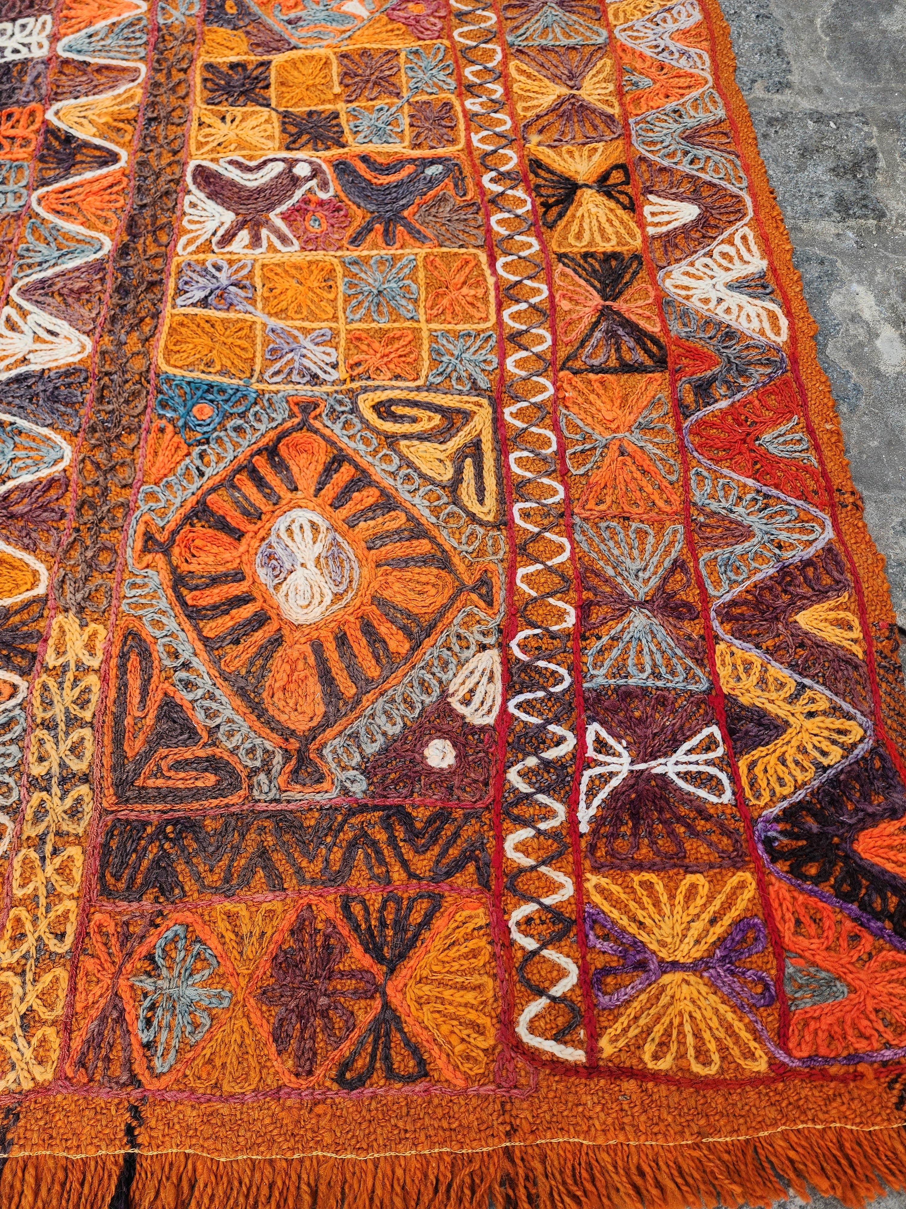 vintage Kilim Area Rug — border pattern
