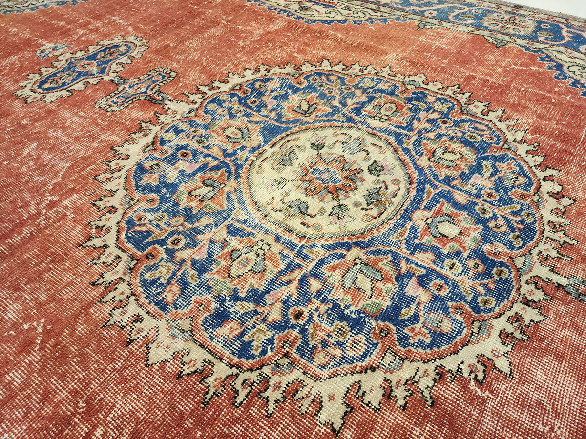 Large Vintage Anatolian Rug – Distressed Terracotta Red Medallion Carpet (7'2" x 10'7")