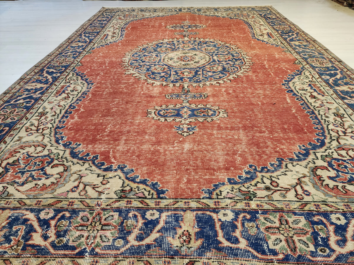 Large Vintage Anatolian Rug – Distressed Terracotta Red Medallion Carpet (7'2" x 10'7")