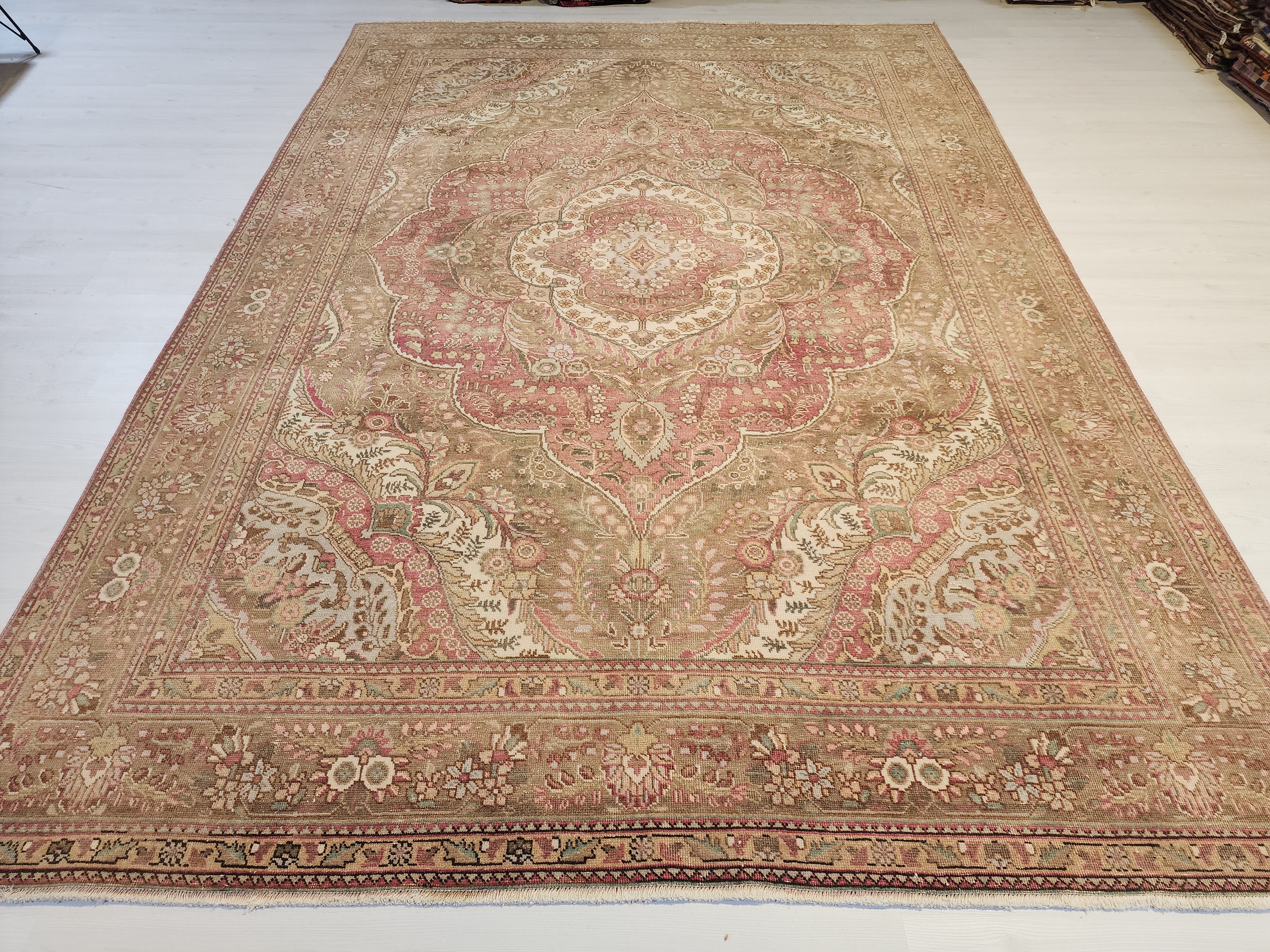 Vintage Oushak Rug, Muted Pink Beige Turkish Medallion Wool Carpet, Handwoven 7'6'' x 10'9''