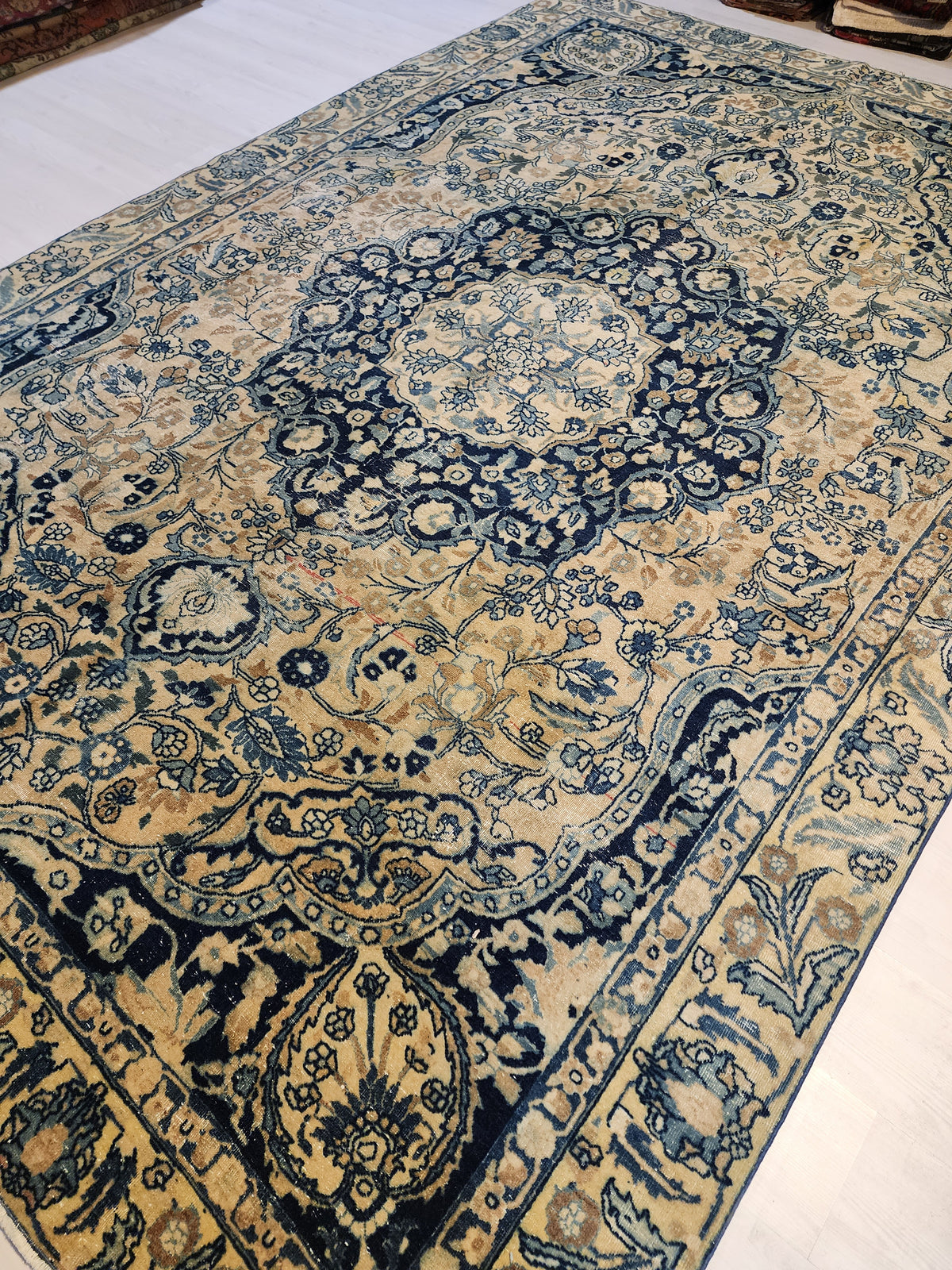 Large Vintage Anatolian Wool Rug – 1960s Medallion Carpet (Beige, Cream, Navy)