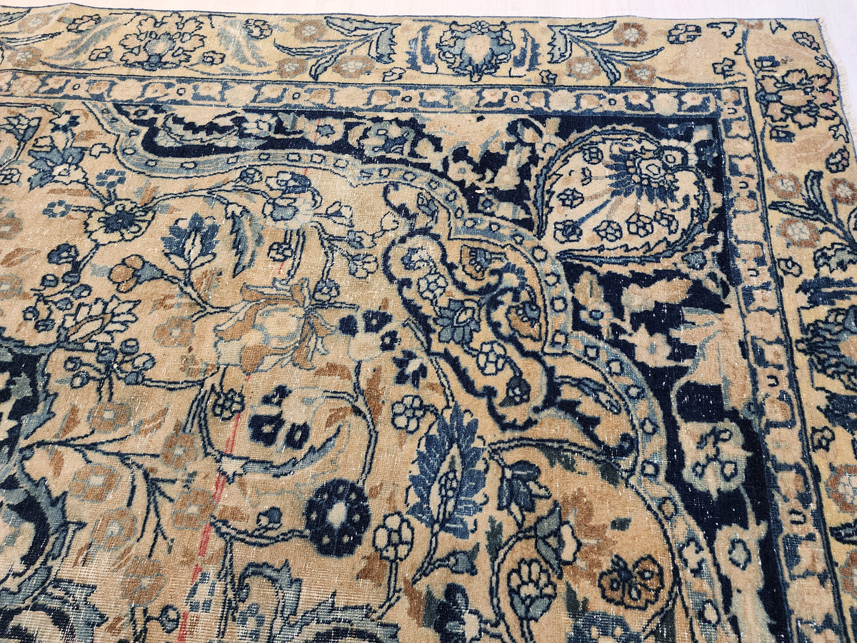 Large Vintage Anatolian Wool Rug – 1960s Medallion Carpet (Beige, Cream, Navy)