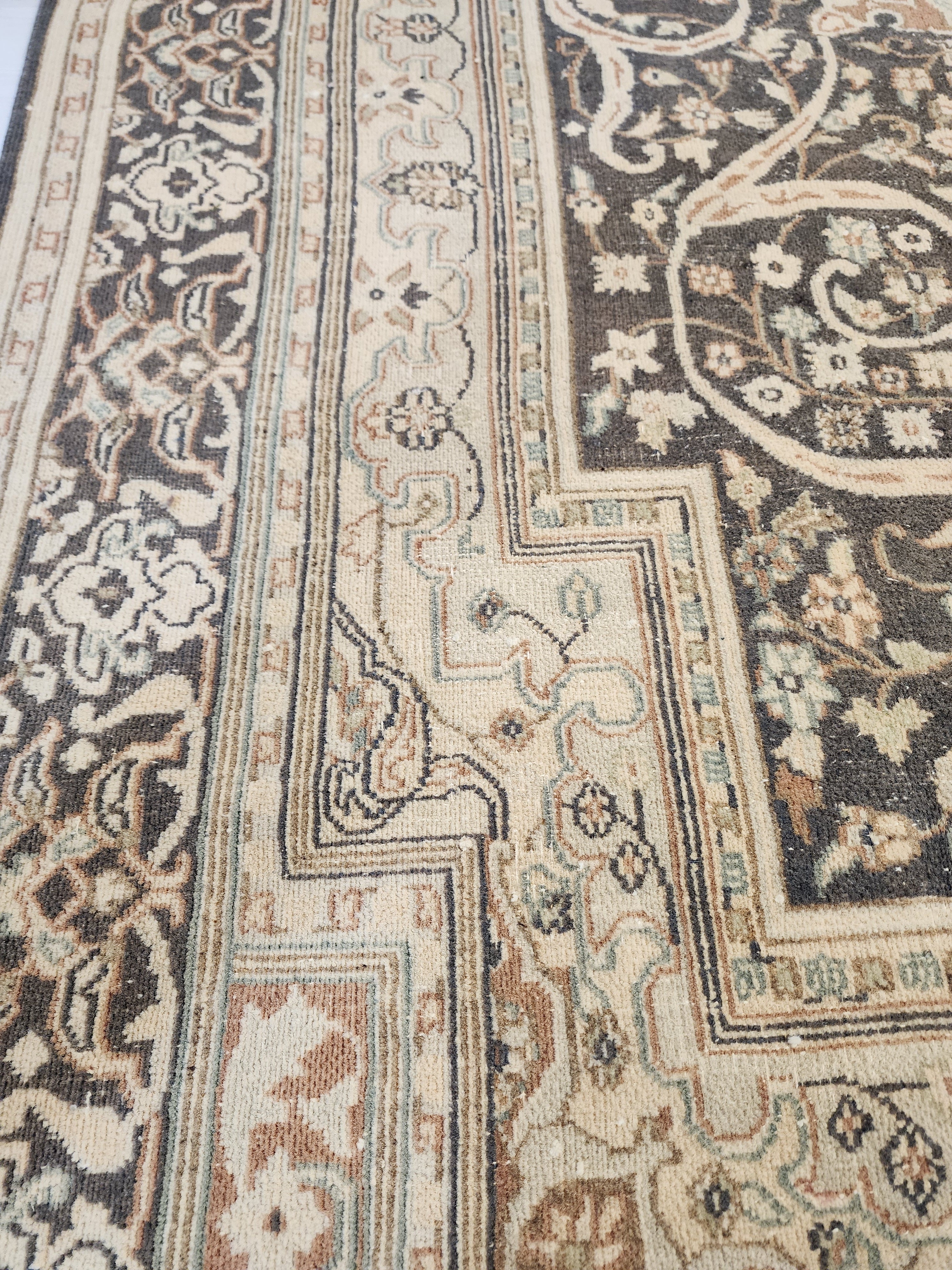 Handwoven Organic Wool Oriental Medallion Rug, Floral Borders, Neutral Tones (5'9" x 9")