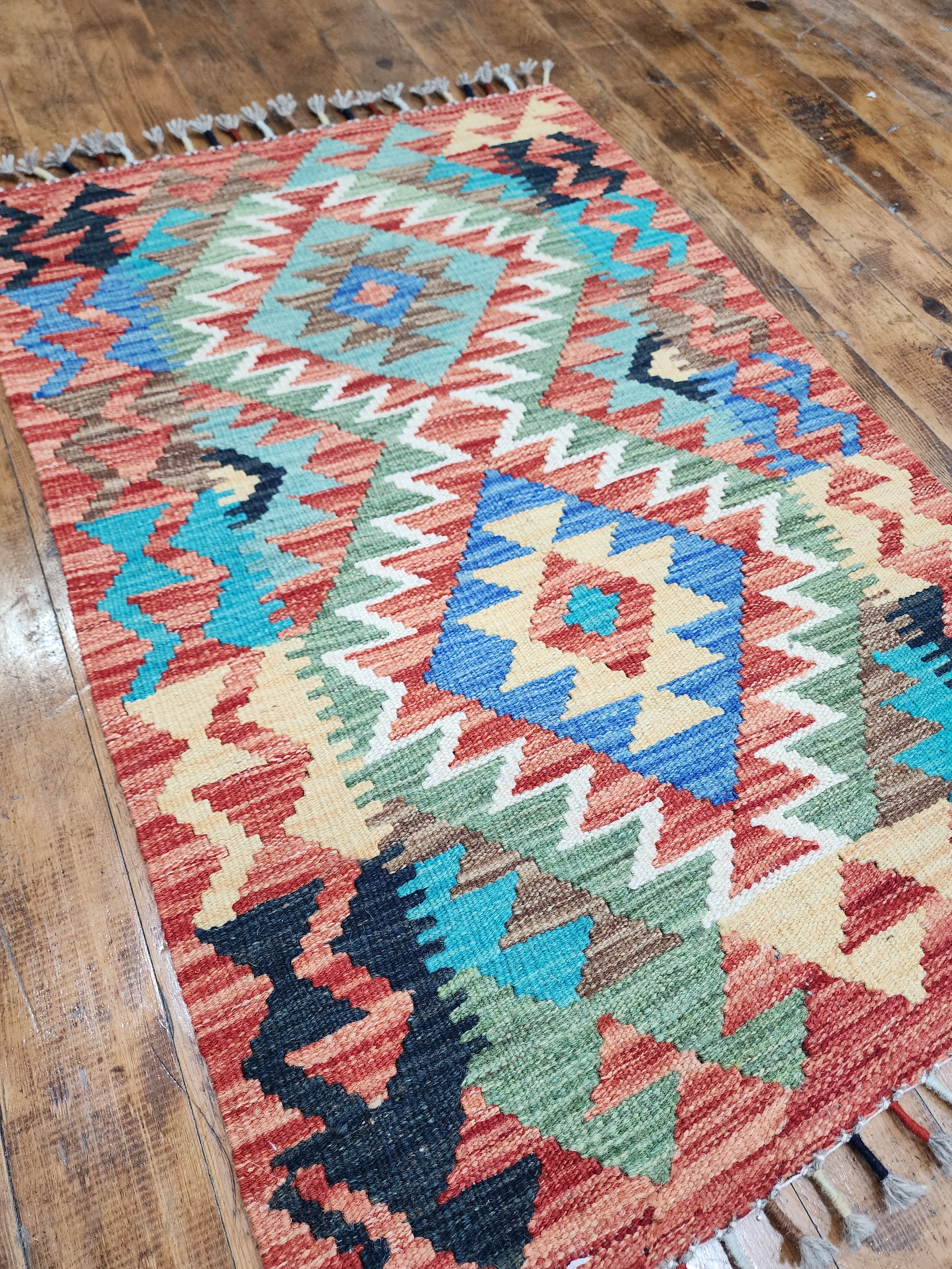 Kilim Maimana rouge et bleu, 2'1" x 3'1''