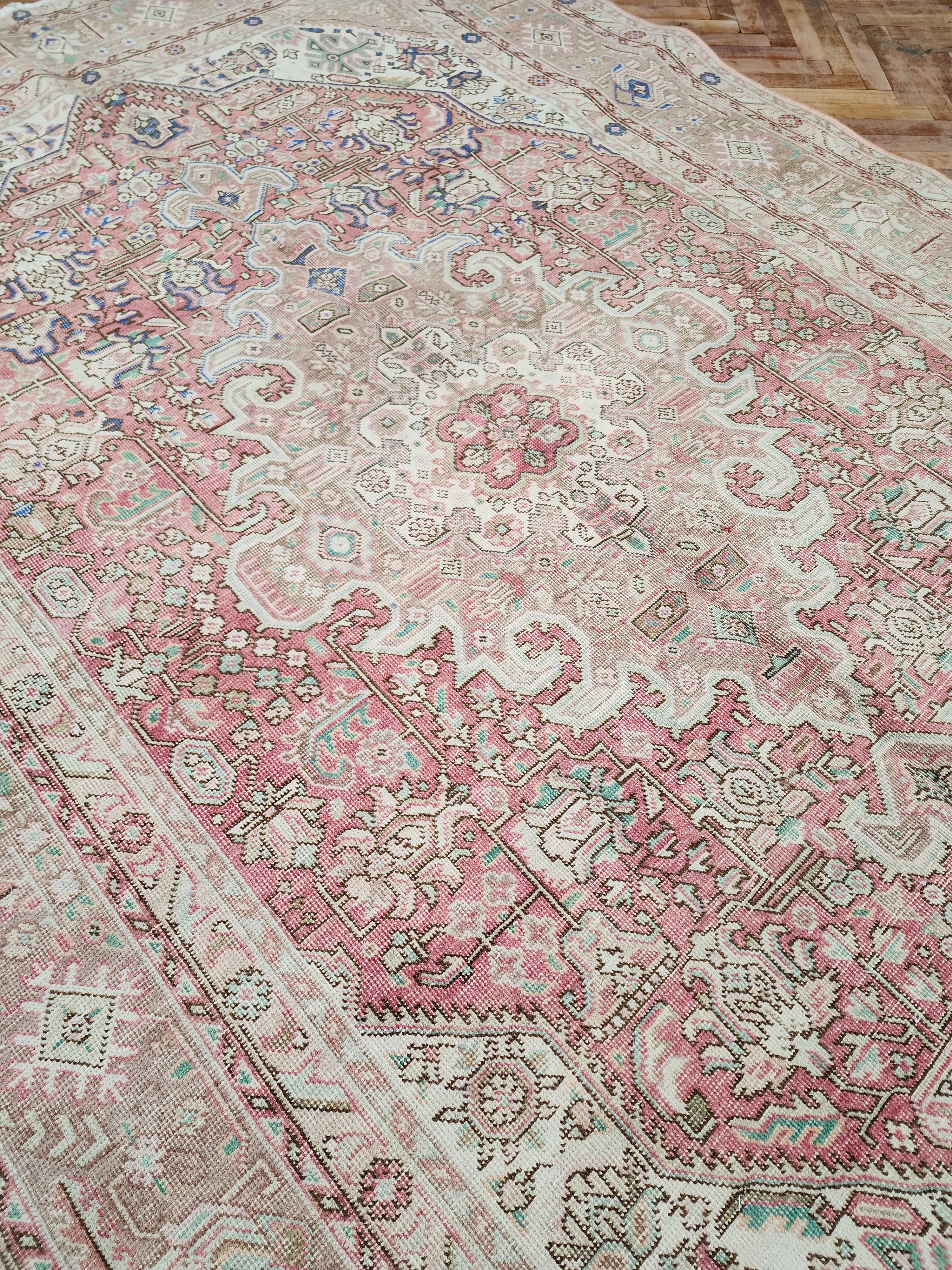 Vintage Persian Area Rug 9'5'' x ''6'' Vintage Turkish Tribal Natural Wool Rug, Recycled Oriental Design Rustic Bohemian Floor Rug, Carpet