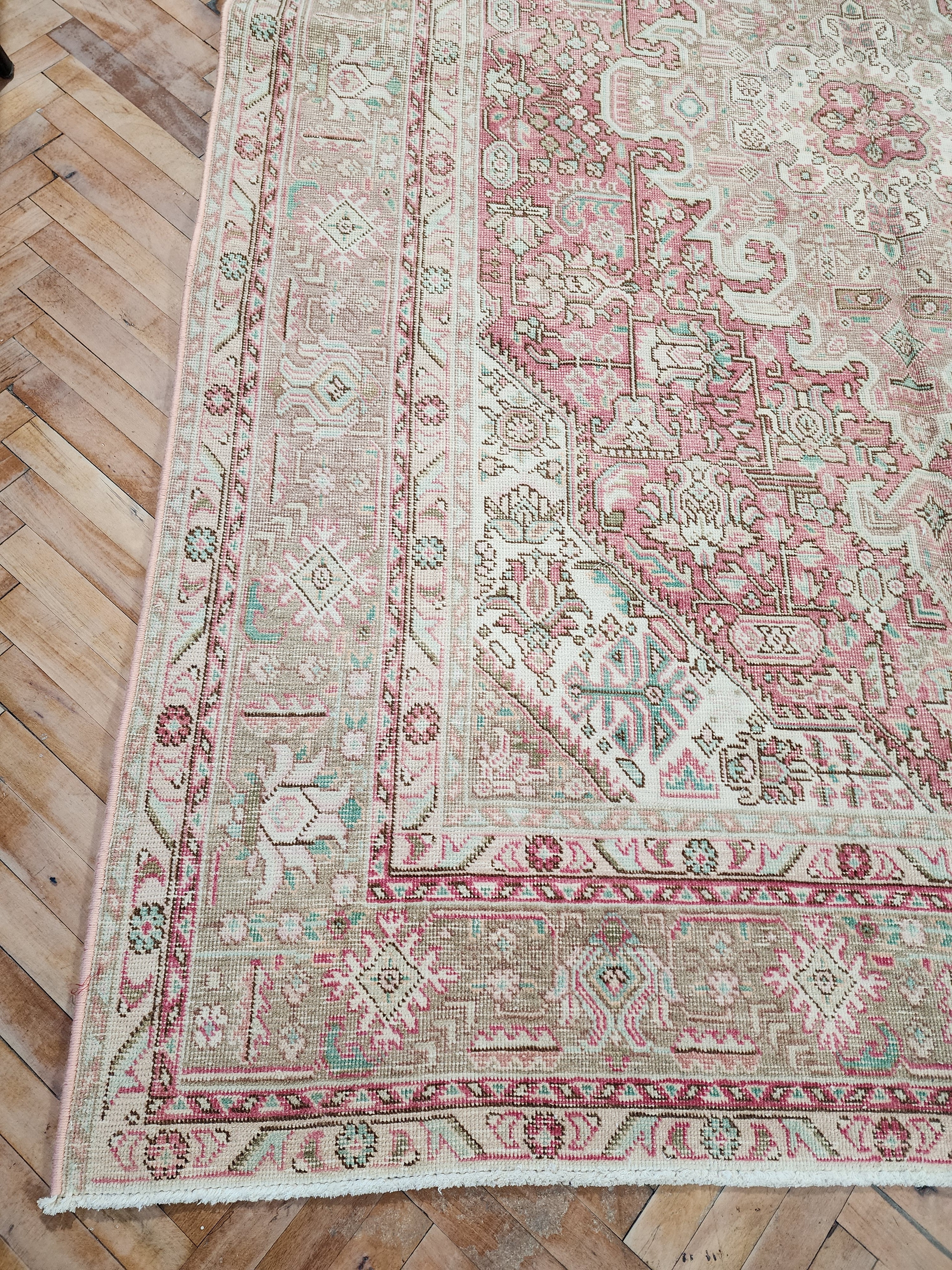 Vintage Persian Area Rug 9'5'' x ''6'' Vintage Turkish Tribal Natural Wool Rug, Recycled Oriental Design Rustic Bohemian Floor Rug, Carpet
