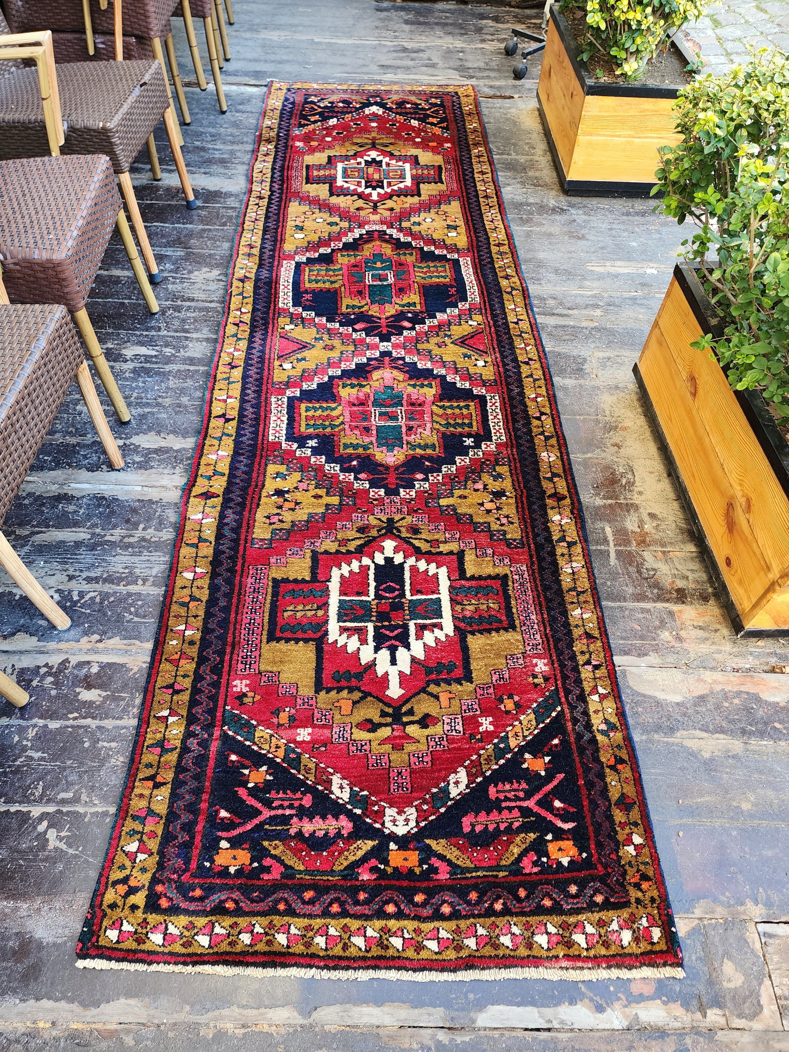 Tapis de couloir persan Karaja vert et rouge 2'11''x10'9''