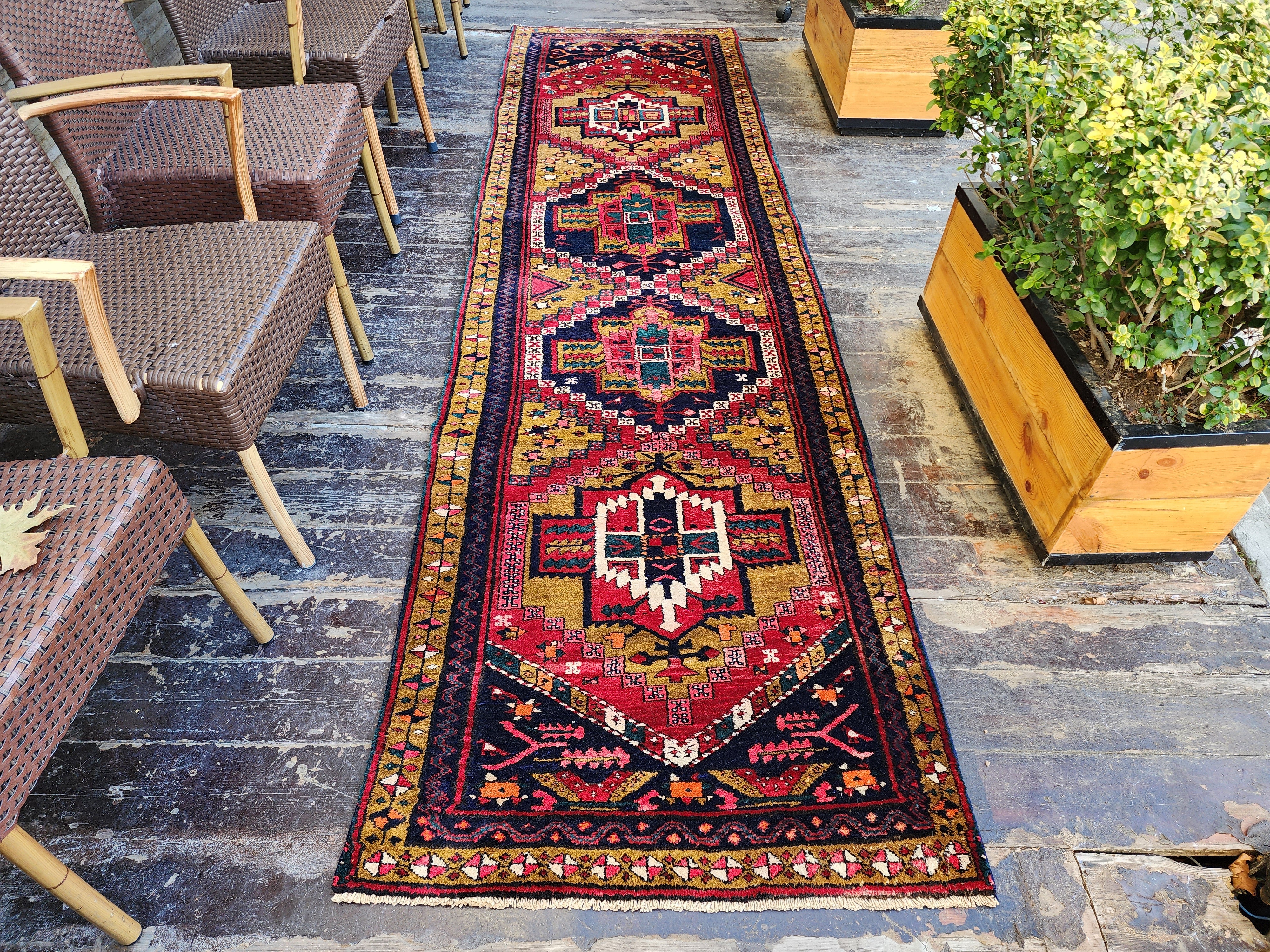 Tapis de couloir persan Karaja vert et rouge 2'11''x10'9''