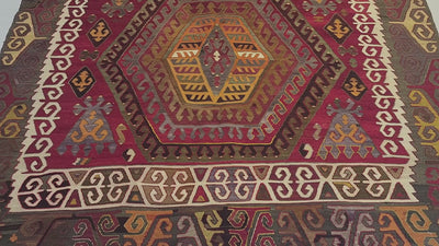Antique Hotamış kilim rug in red and green, 5'2" x 10'9", video
