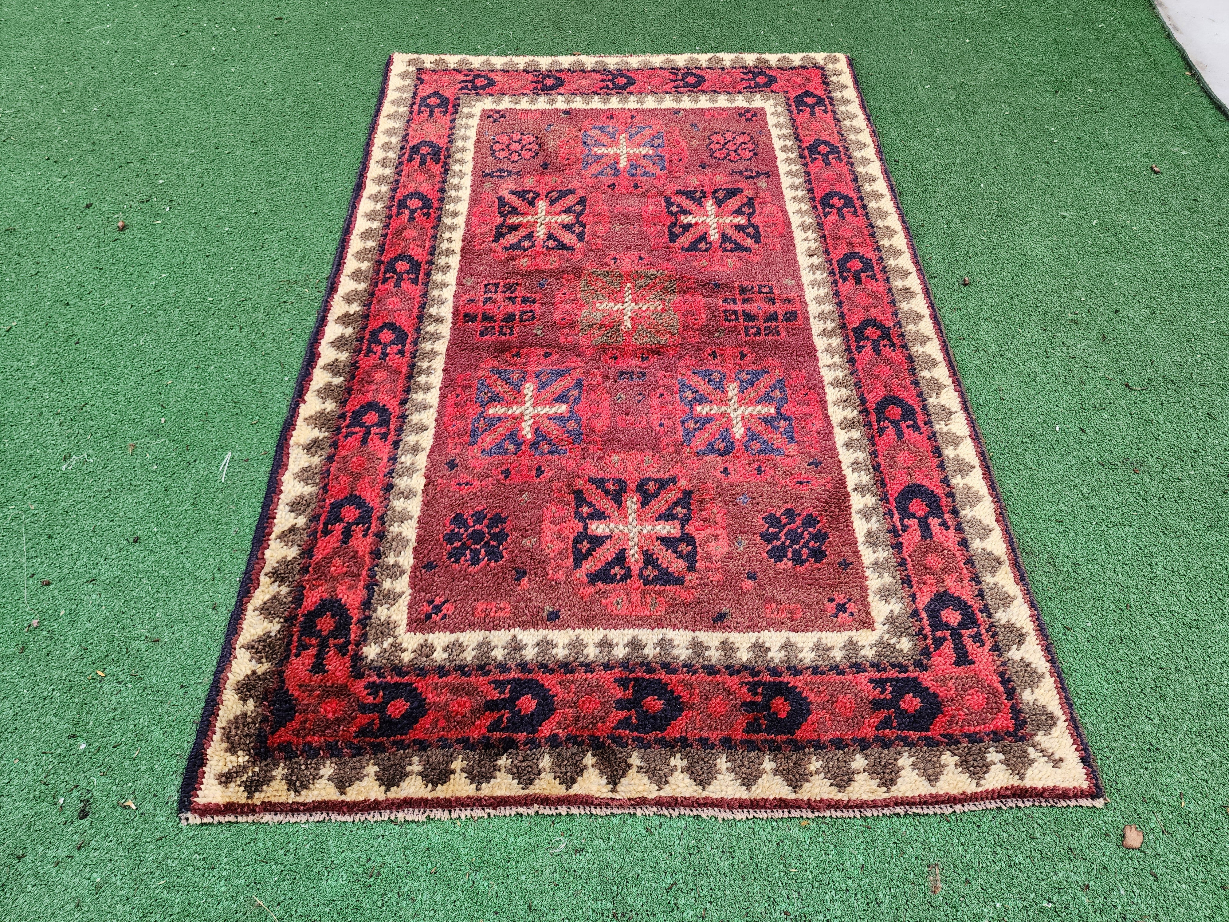 Arinniti — Vintage Anatolian Wool Small Rug