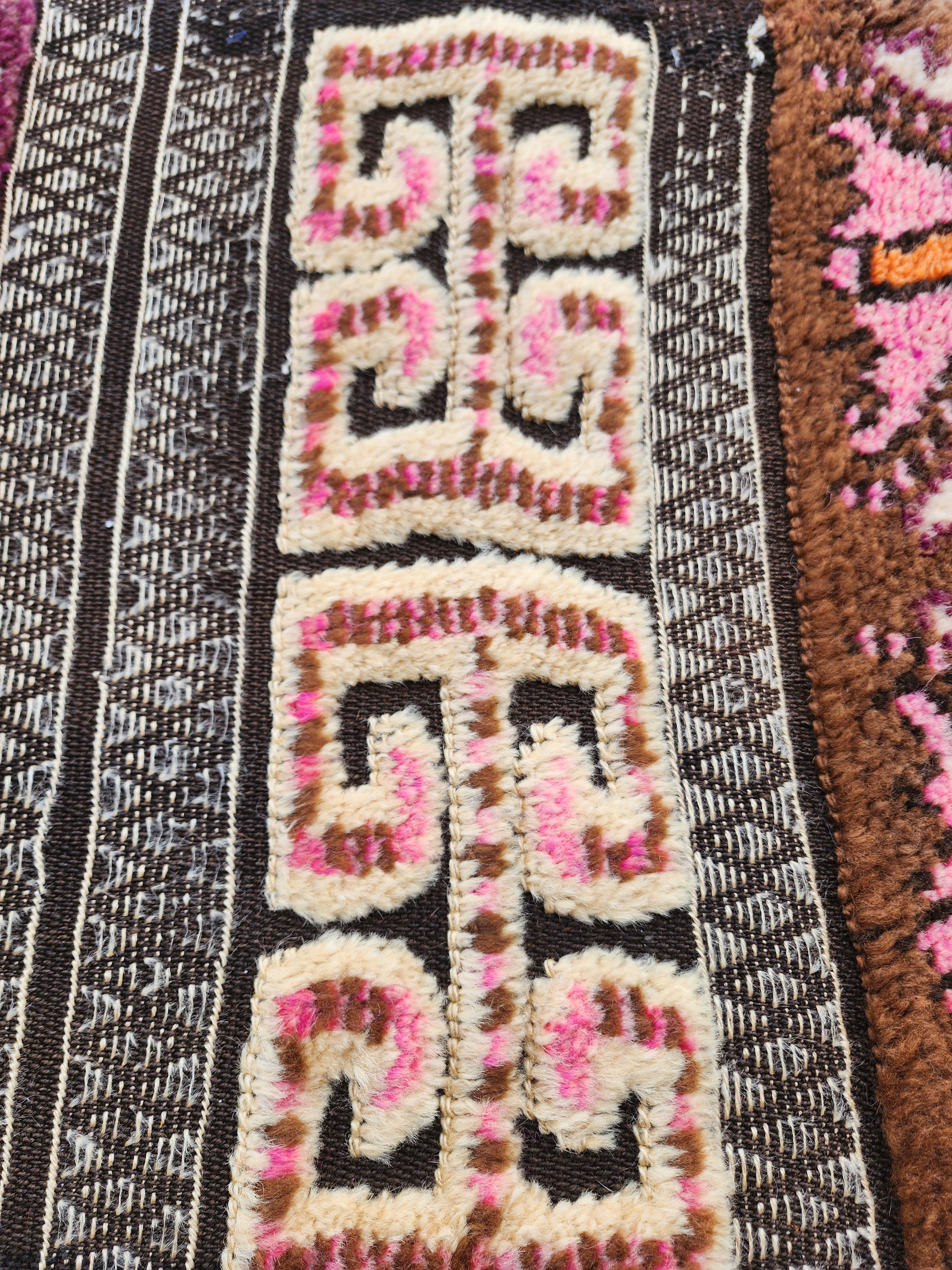 Vintage Kagizman Kilim Rug: Handmade Wool Anatolian Decor (4'8"x1'10")