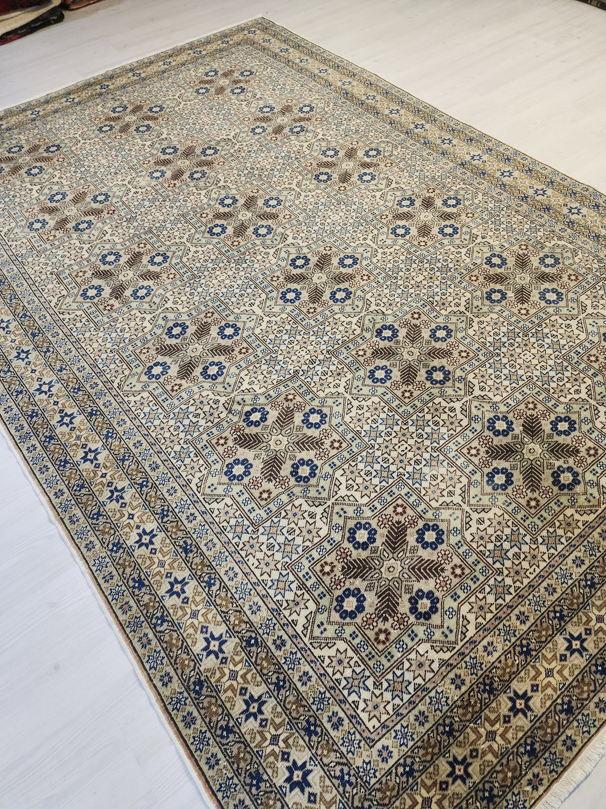 1950s Handwoven Kayseri Wool Rug, Seljuk Star Pattern, Organic Living Room Carpet