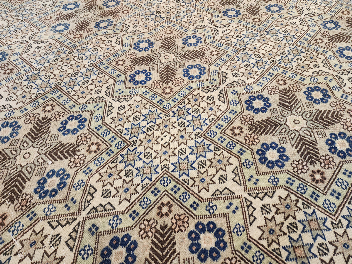 1950s Handwoven Kayseri Wool Rug, Seljuk Star Pattern, Organic Living Room Carpet
