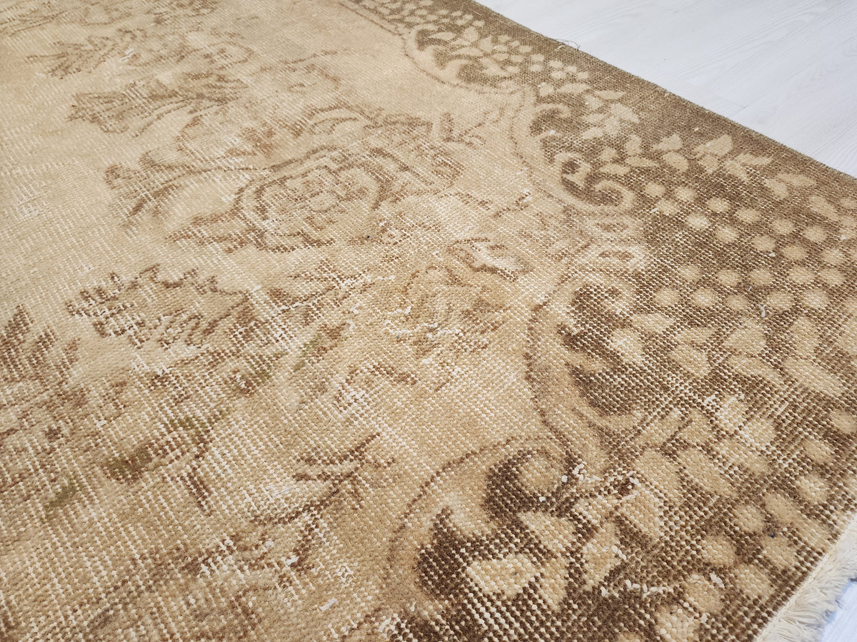 Vintage Turkish Wool Rug – Muted Beige Brown Medallion Anatolian Carpet (6x9 ft)