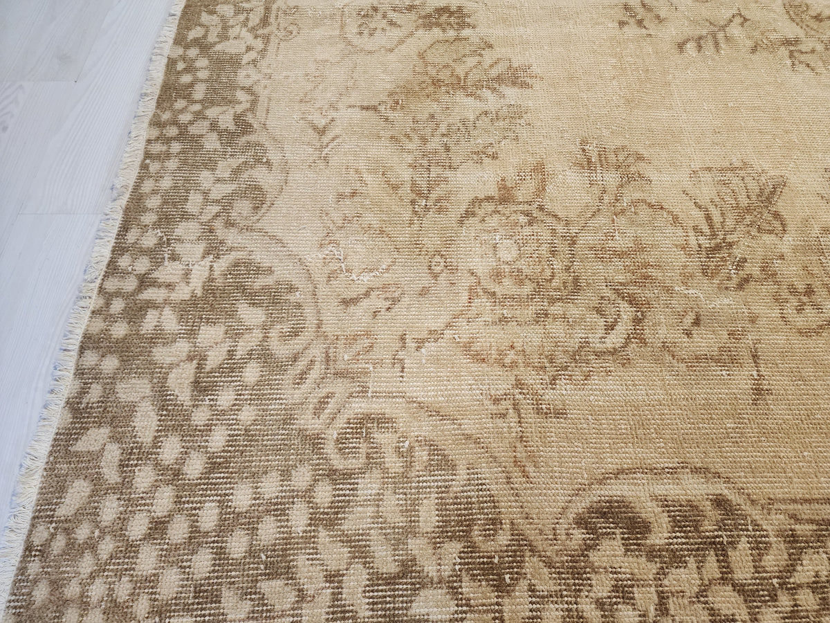 Vintage Turkish Wool Rug – Muted Beige Brown Medallion Anatolian Carpet (6x9 ft)