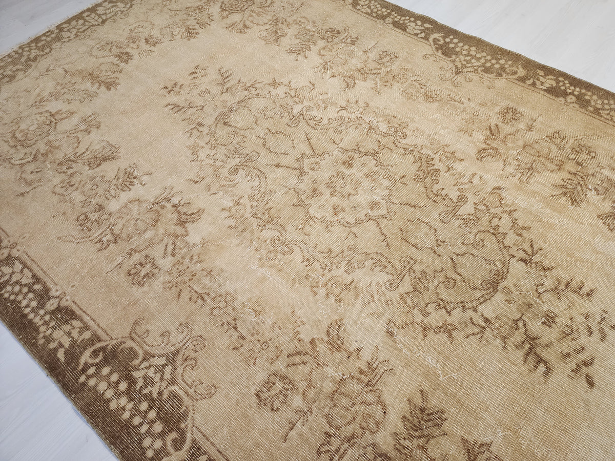 Vintage Turkish Wool Rug – Muted Beige Brown Medallion Anatolian Carpet (6x9 ft)