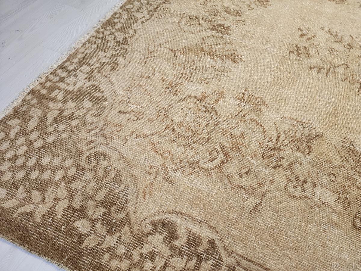 Vintage Turkish Wool Rug – Muted Beige Brown Medallion Anatolian Carpet (6x9 ft)
