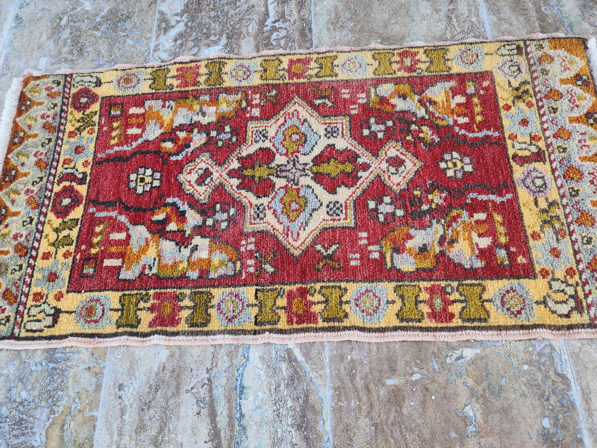 antique Oushak Wool Small Rug — pattern close-up