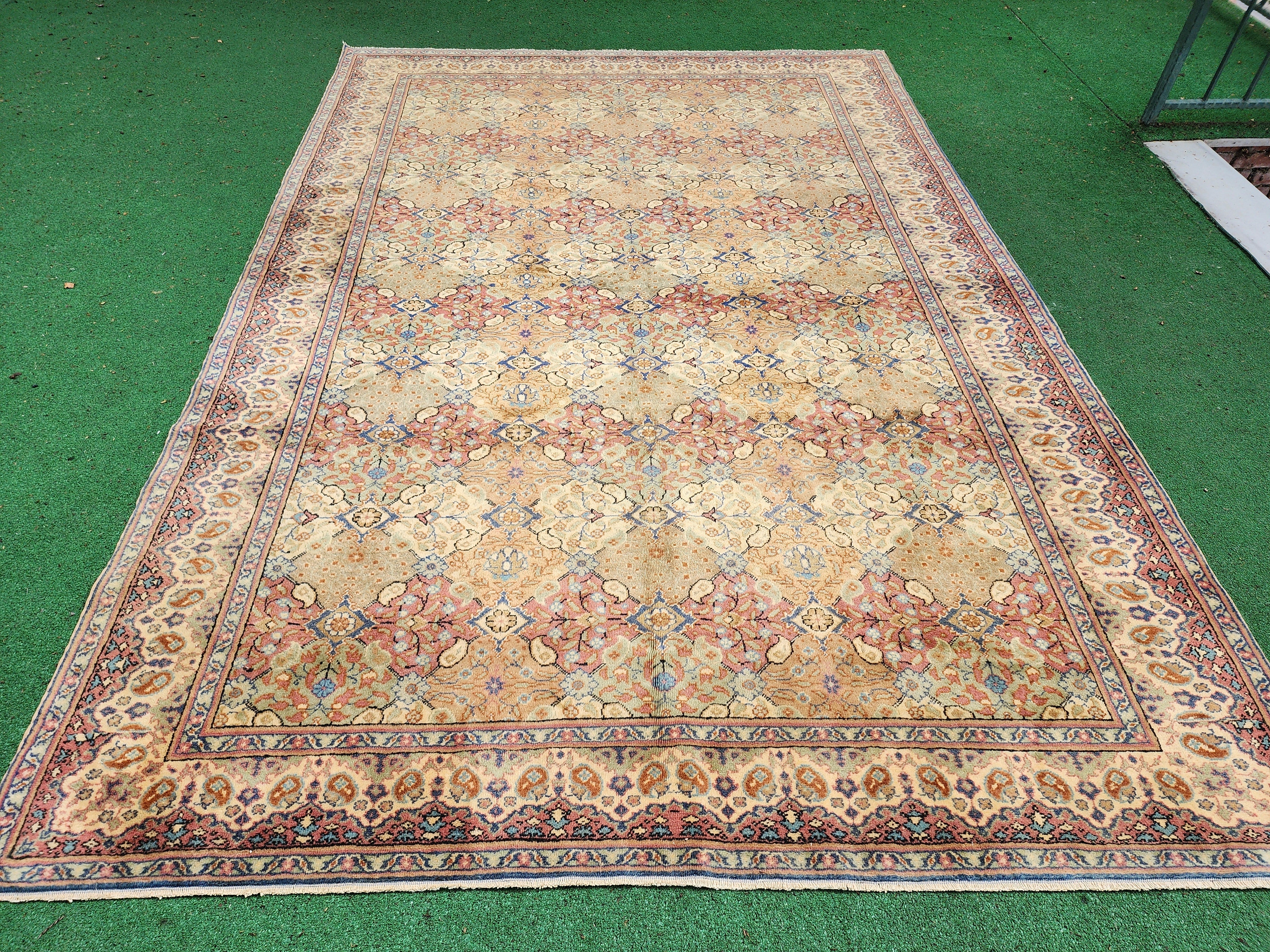 vintage Kayseri Wool Large Area Rug — colour close-up