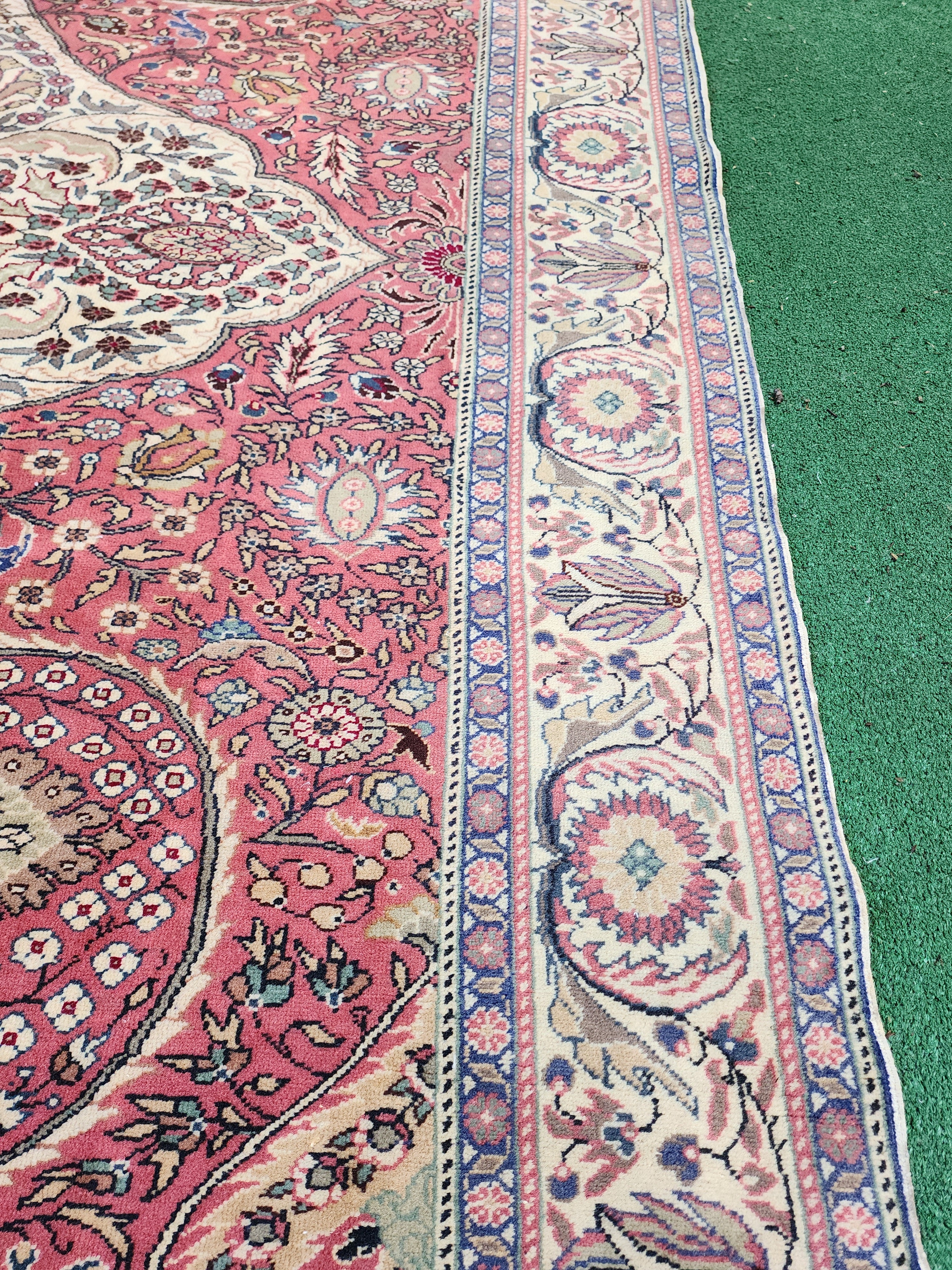 Alfombra turca Kayseri roja y beige de 6'6'' x 9'11''