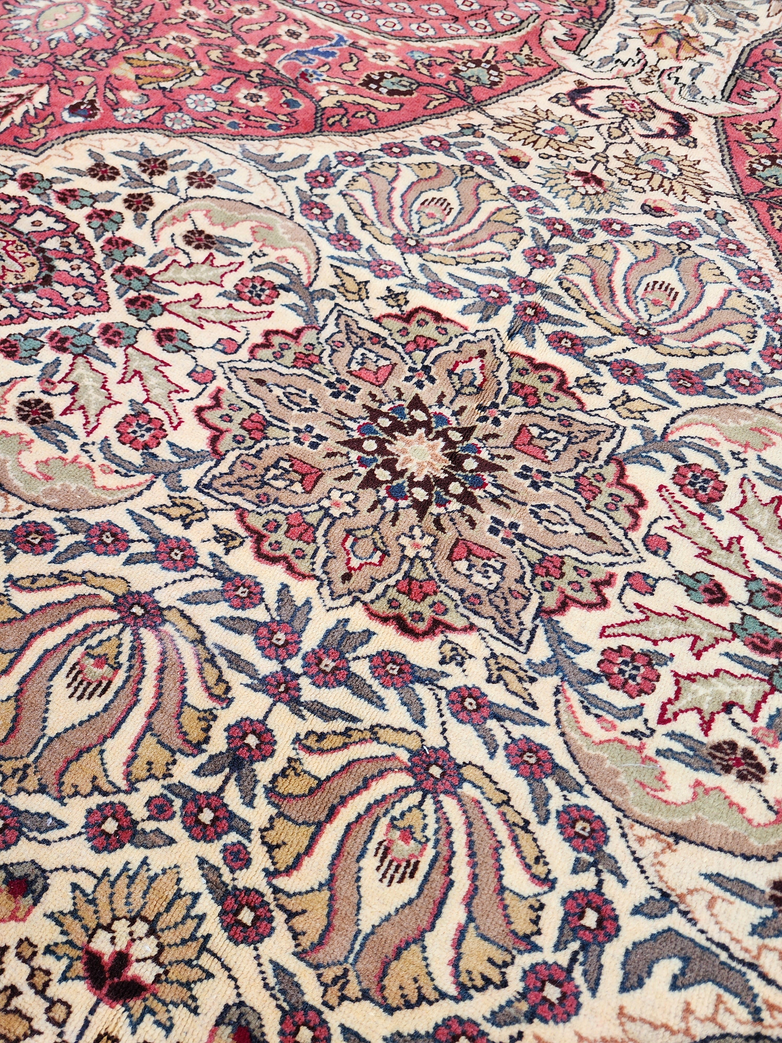 Red and Beige Turkish Kayseri Rug 6'6''x9'11''