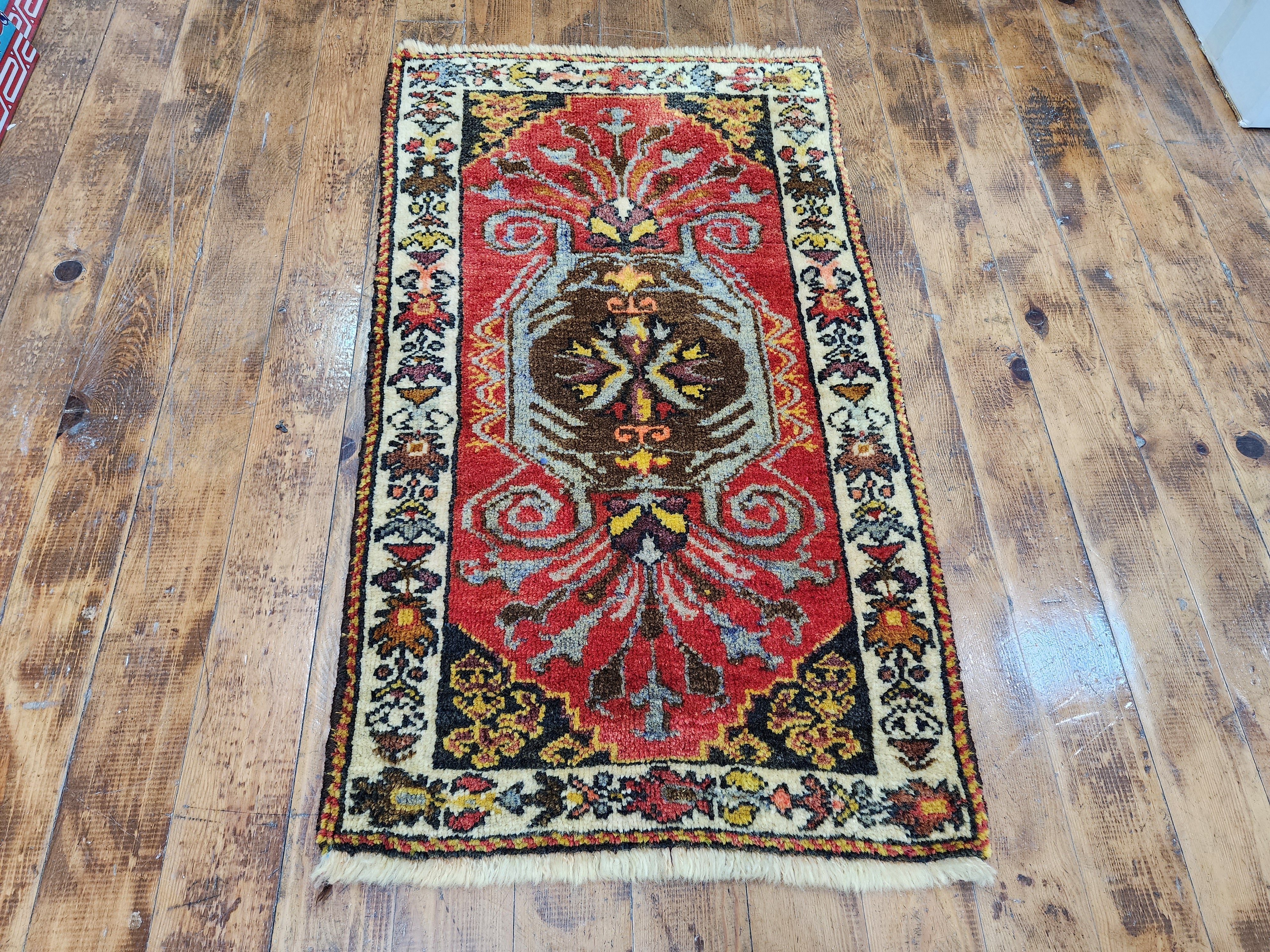 vintage Turkish Wool Small Rug — detail texture