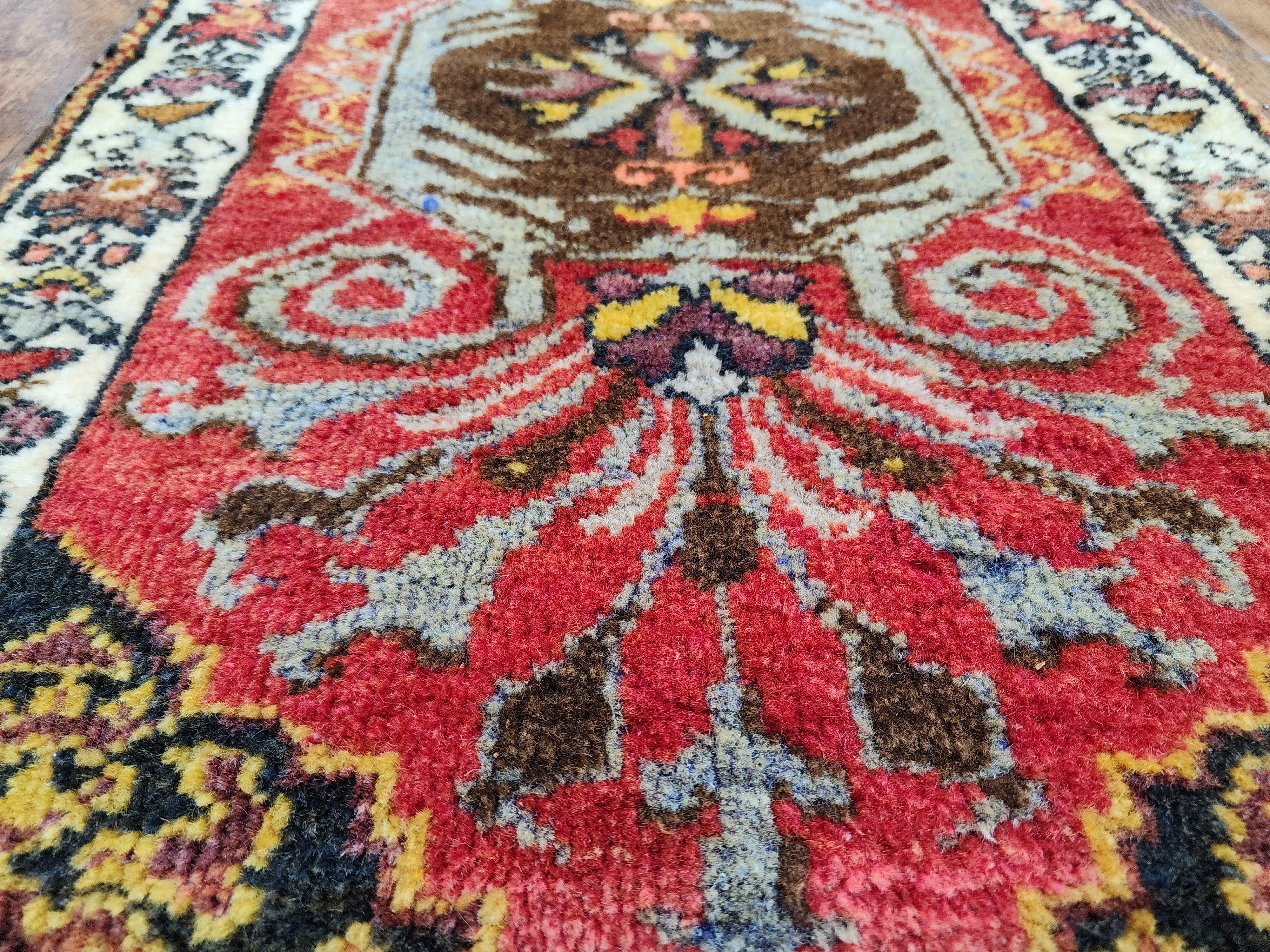 vintage Turkish Wool Small Rug — corner detail