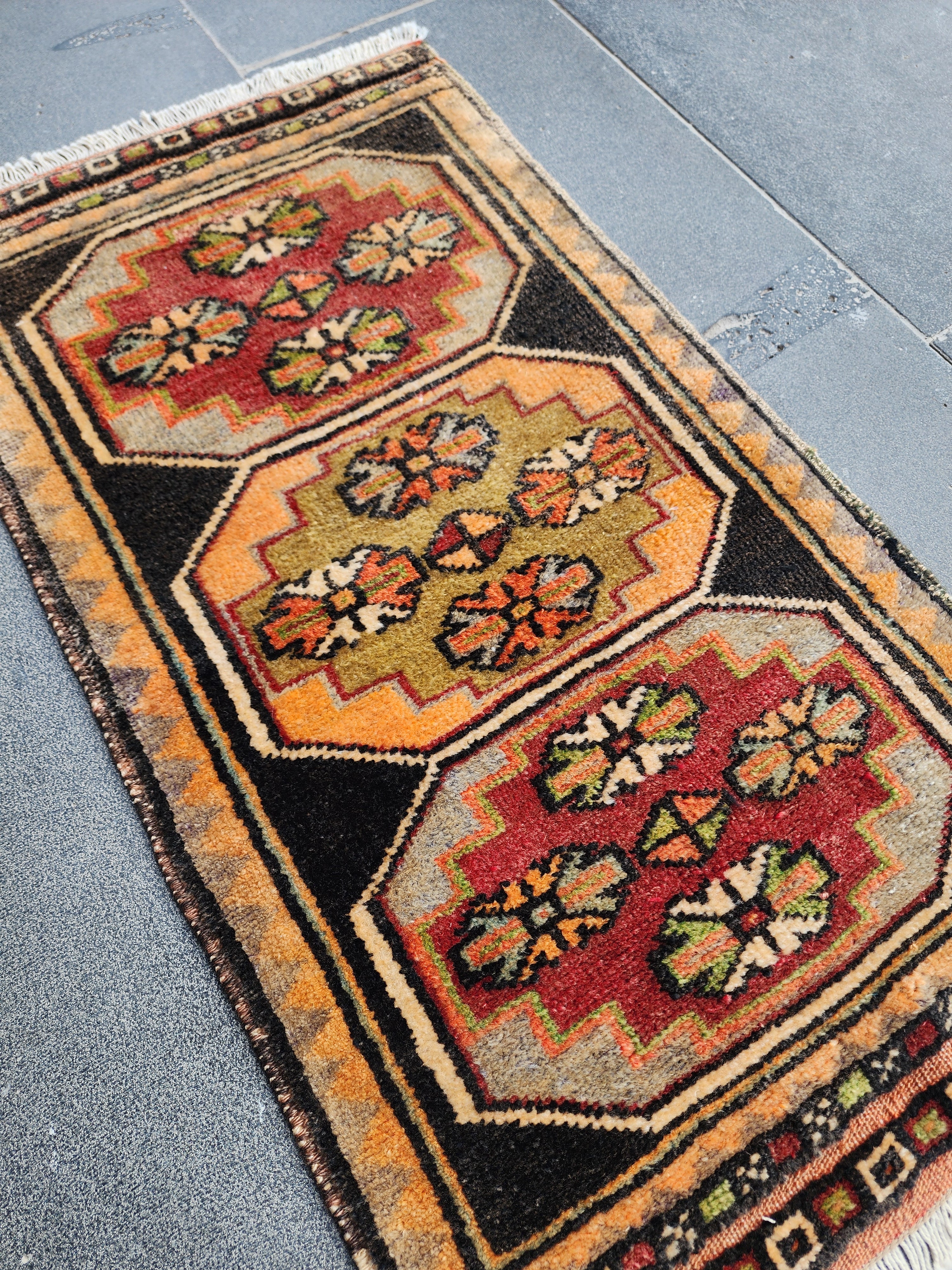Kait — Authentic Vintage Anatolian Tribal Rug