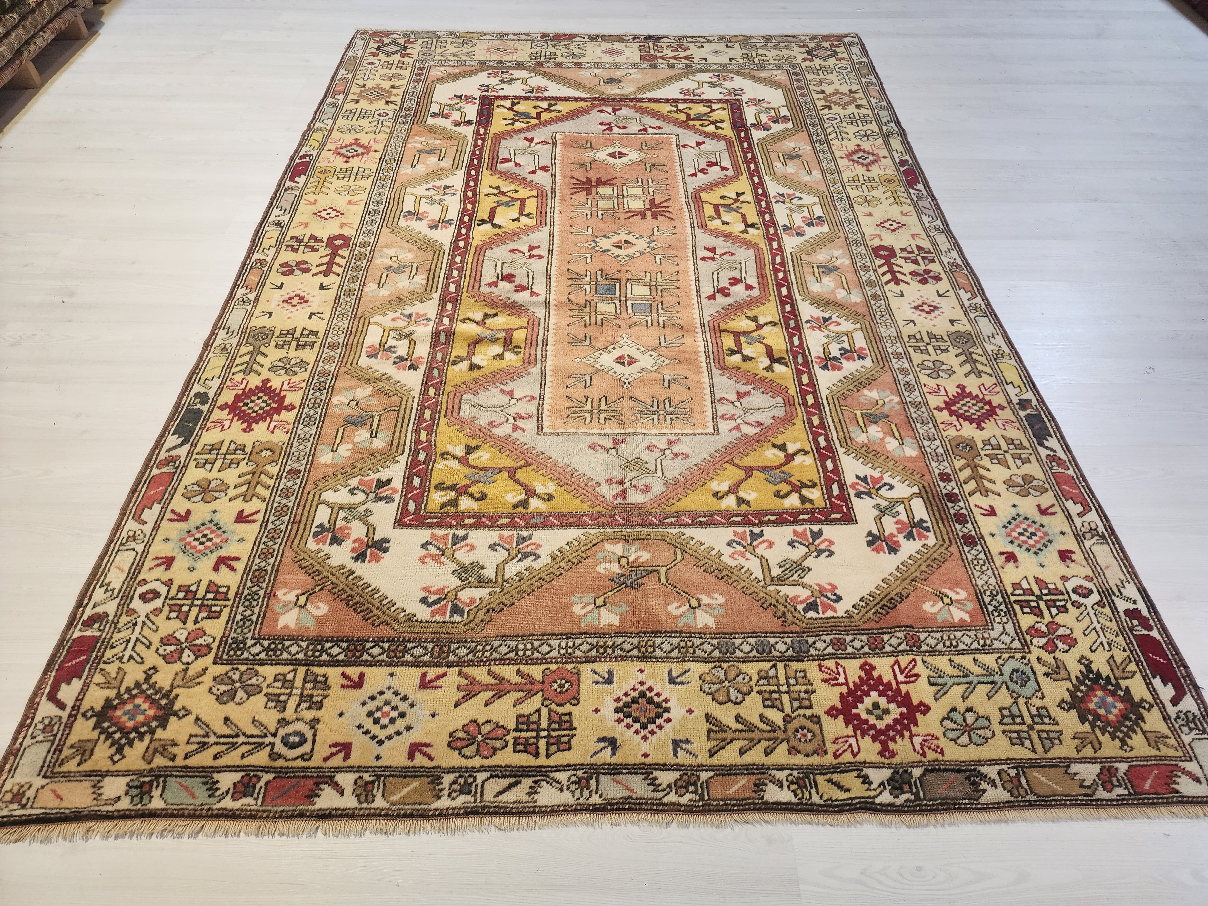 Vintage Turkish Rugs, Oushak Kilims & Runners | TurkishRug