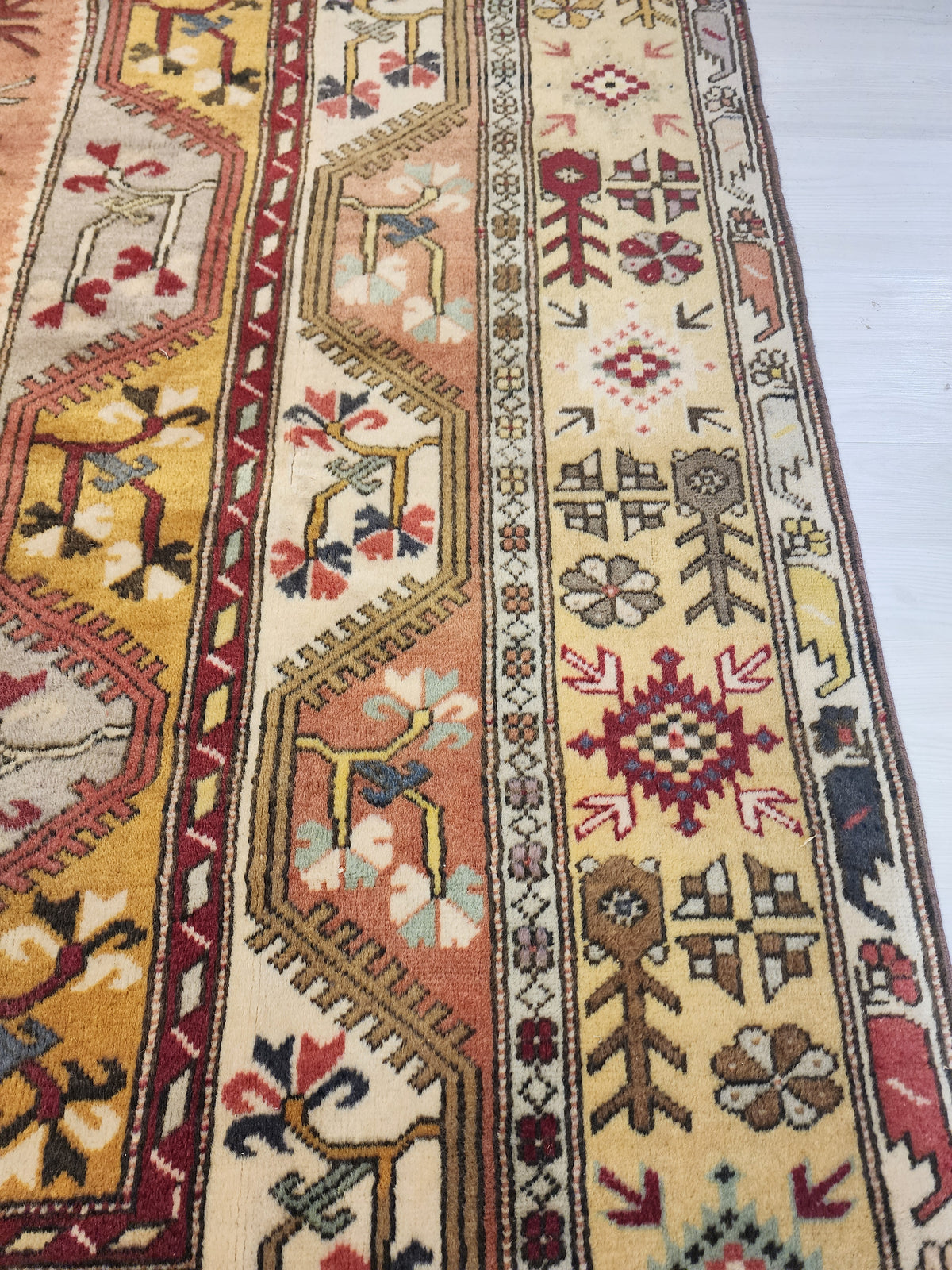 Vintage Karaova rug in beige, pink and yellow, 6'5" x 9'7", photo 6