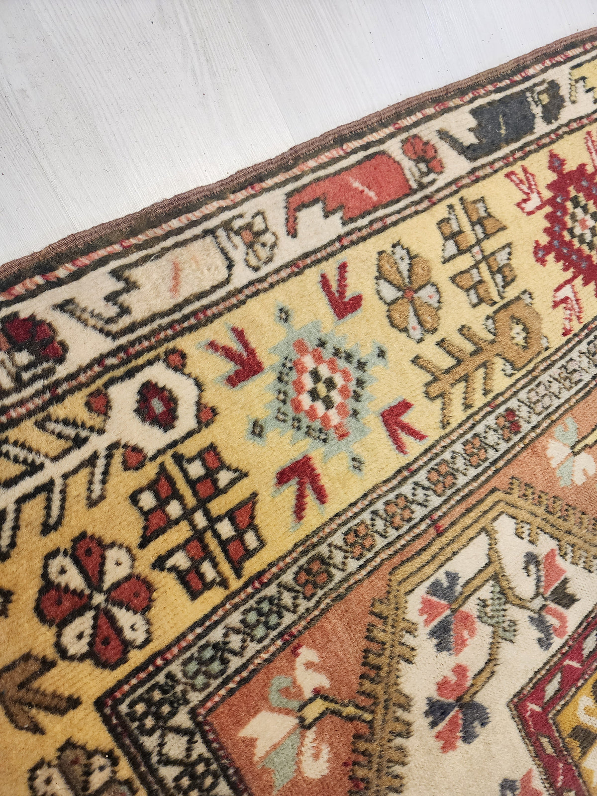 Vintage Karaova rug in beige, pink and yellow, 6'5" x 9'7", photo 13