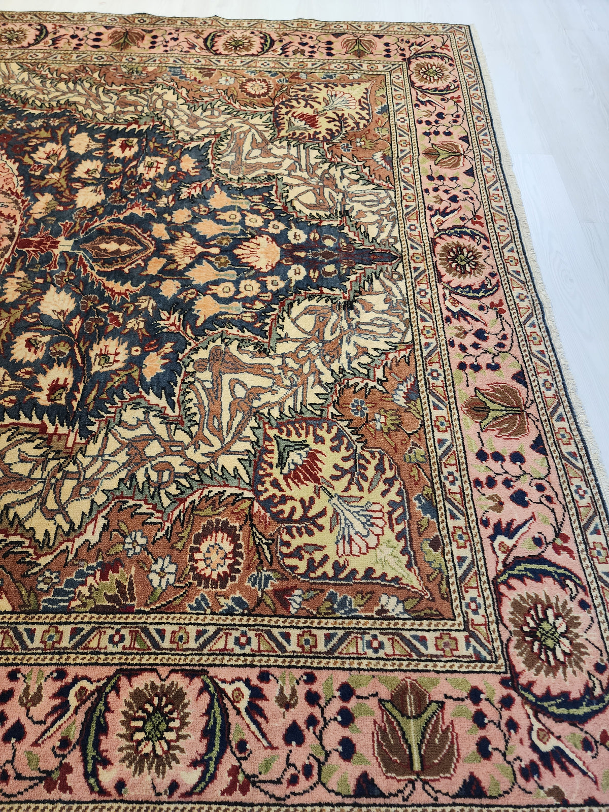Vintage Kayseri medallion rug in blue, pink and beige, 6'6" x 9'9", photo 8