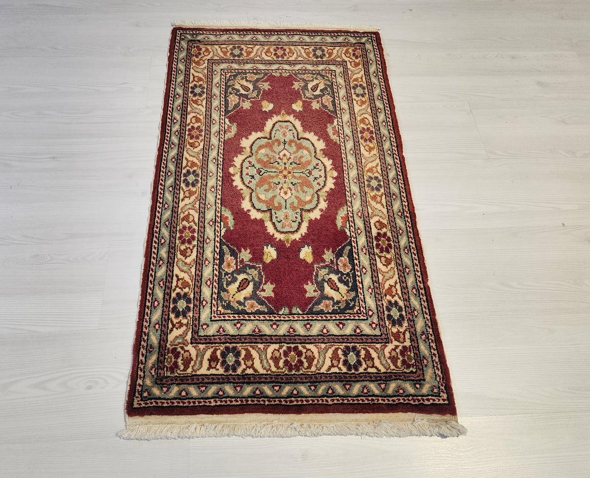Vintage Kayseri rug in red and green, 2' x 3'5", photo 2