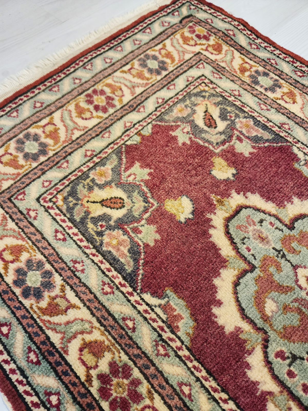 Vintage Kayseri rug in red and green, 2' x 3'5", photo 7